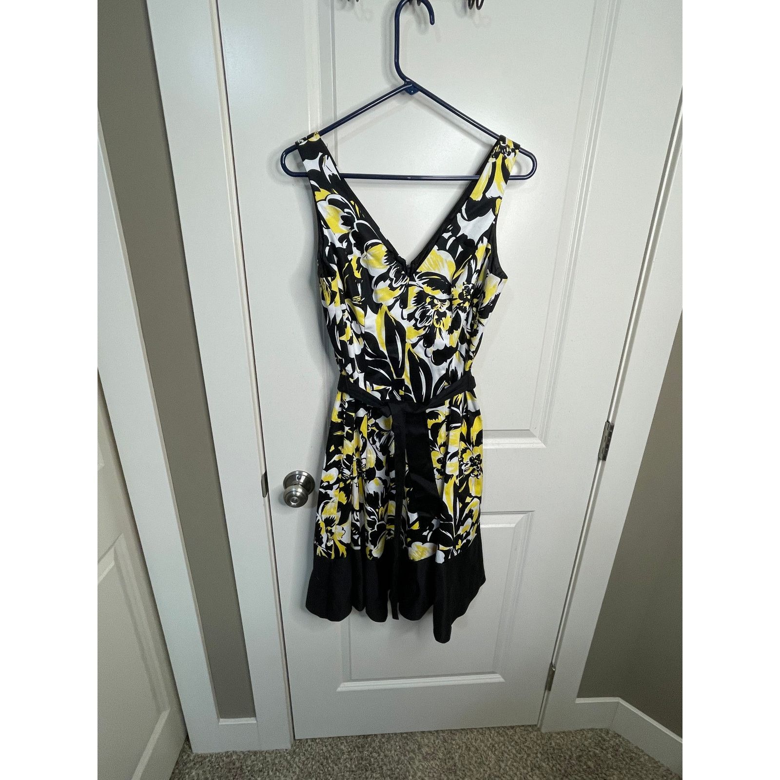 Nine West Nine West Yellow and Black Sleeveless Dress Size 10 Size L / US 10 / IT 46 - 1 Thumbnail