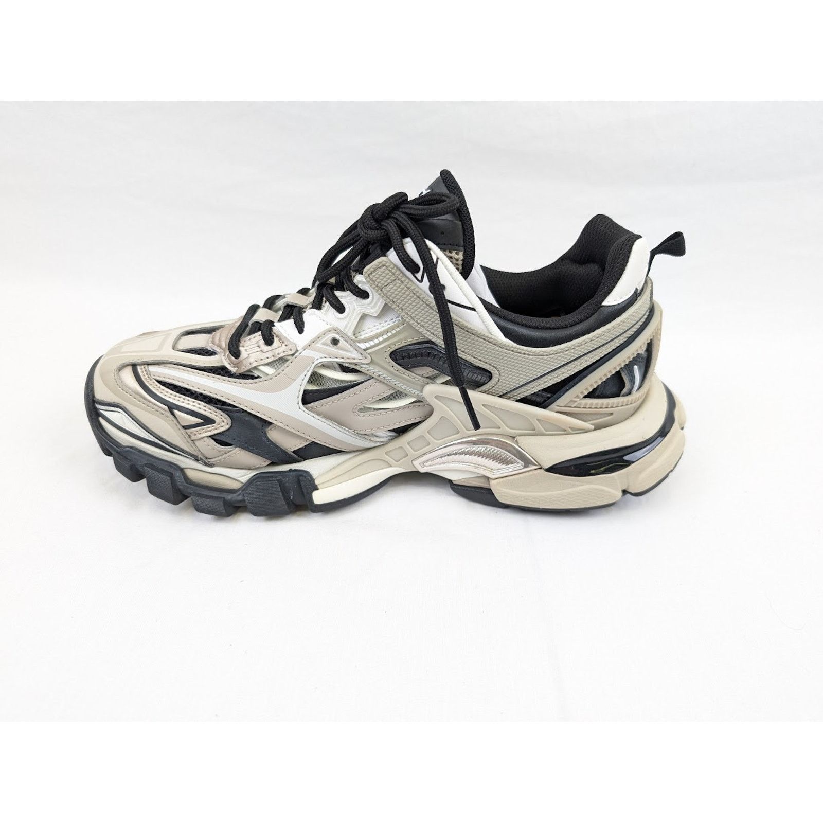Balenciaga o1rshd1 Rubber Track.2 Open Low-Top Sneakers in Beige/Black Size US 9 / EU 42 - 10 Thumbnail