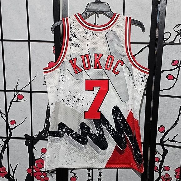 Mitchell & Ness Chicago Bulls Throwback Jersey Tony Kukoc Medium NWT Size US M / EU 48-50 / 2 - 7 Thumbnail