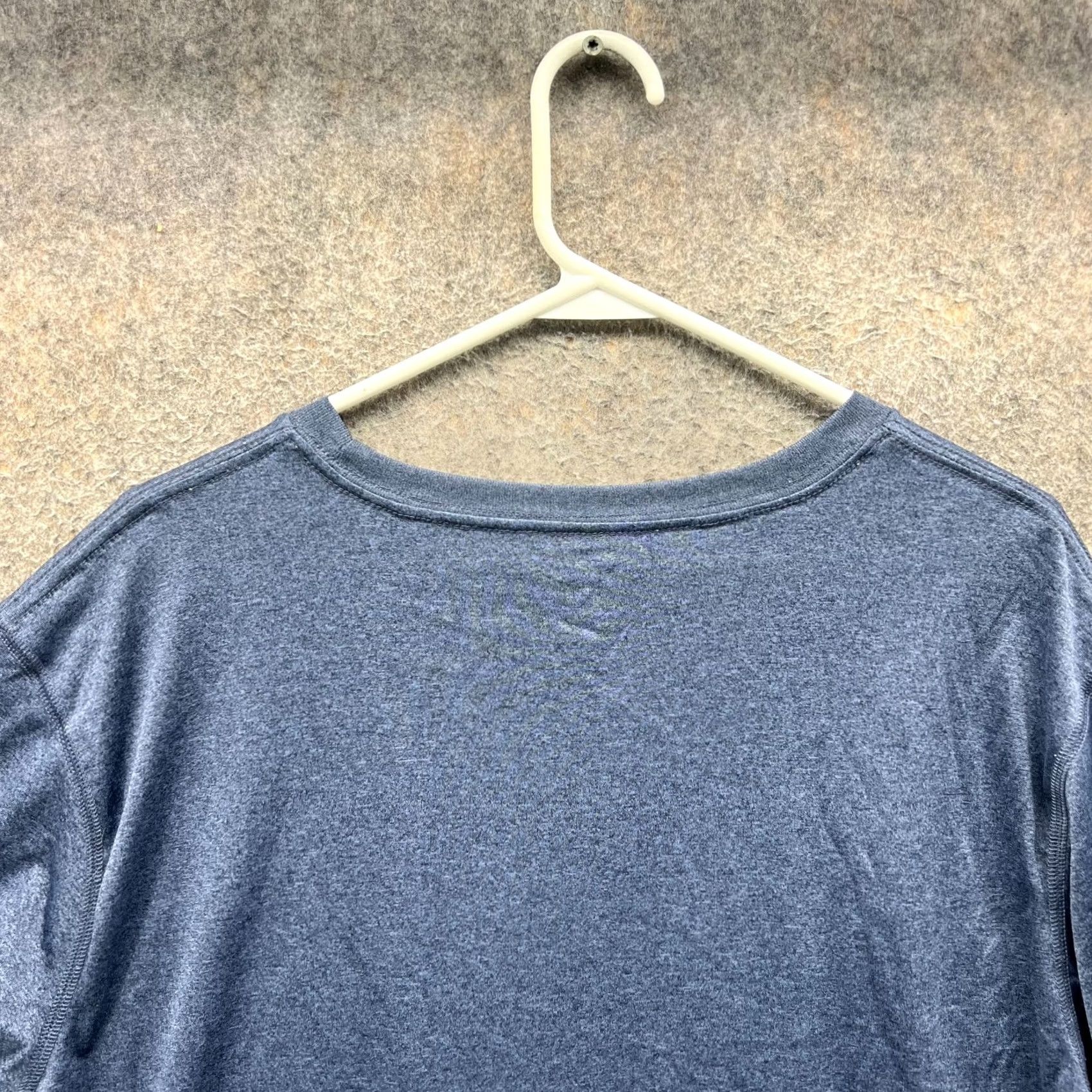 Reebok VINTAGE Reebok Shirt Mens Large Blue Crewneck Jersey Heather Tee Active Performance Knit suitable All Seasons 2010-2019 Mens Size US L / EU 52-54 / 3 - 6 Thumbnail