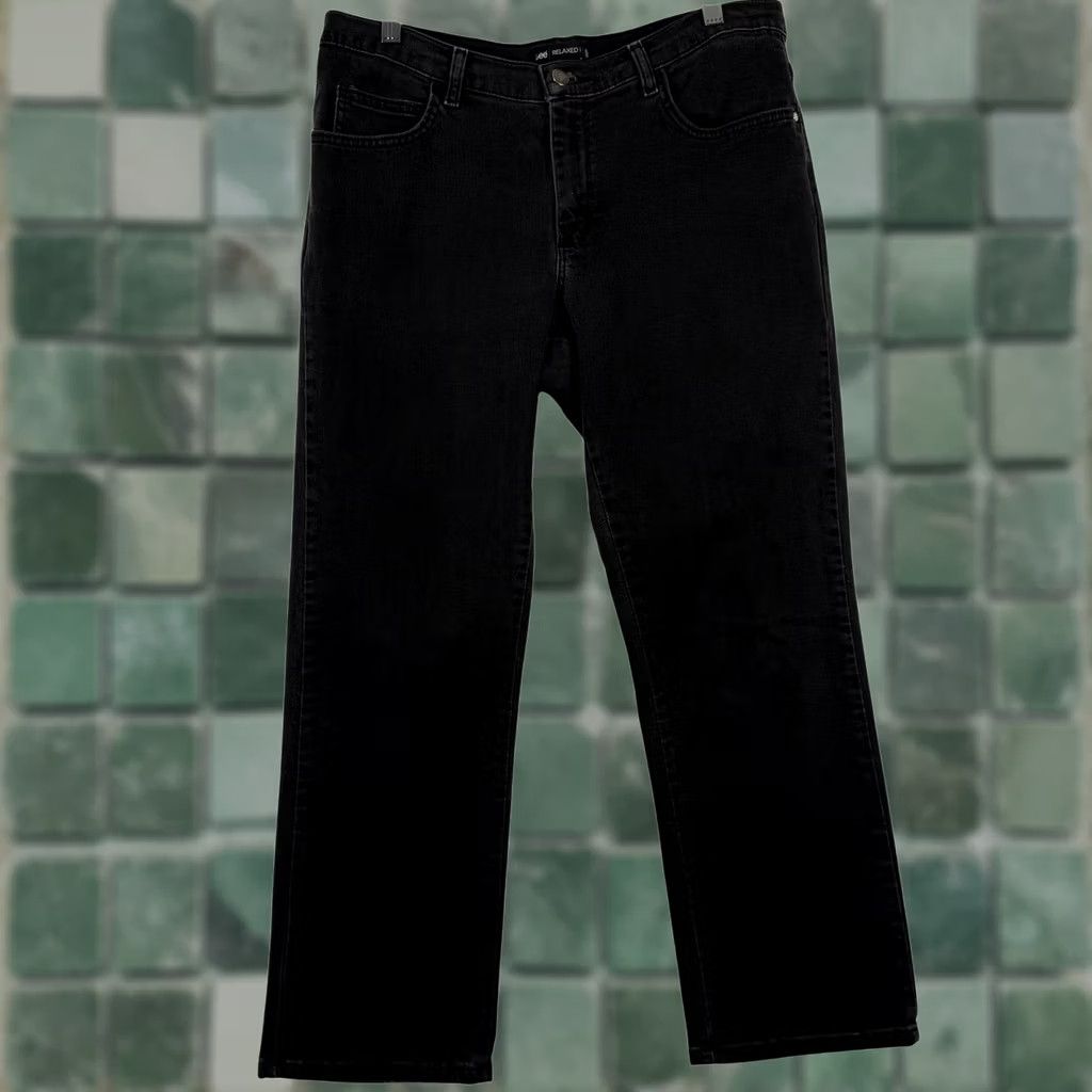 Lee Lee Relaxed Fit Mom Jeans Black Straight Leg Stretch Denim 12P Petite 34W 25Inseam 5-Pocket Zipper Button Womens Jeans Size 34" / US 12 / IT 48 - 1 Thumbnail