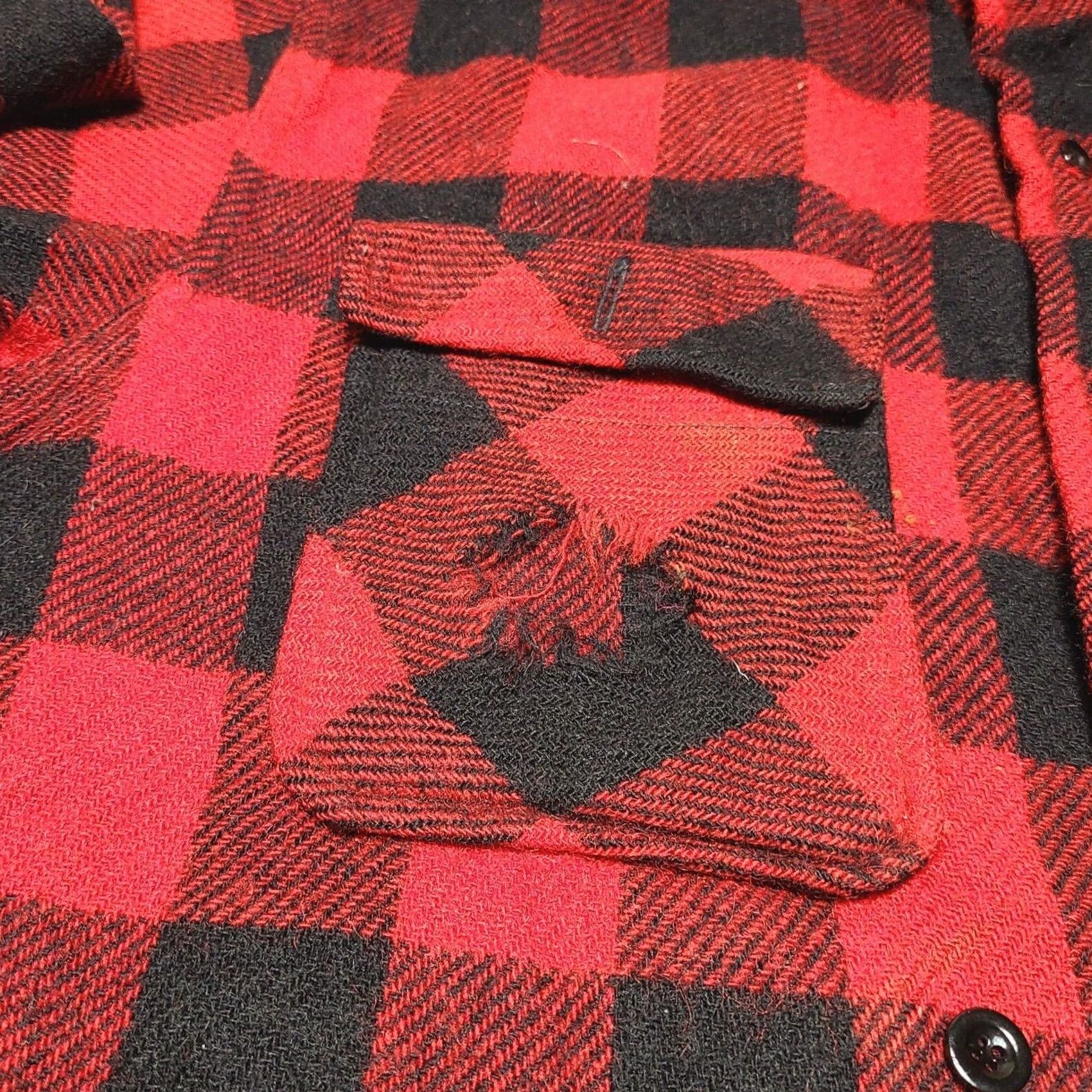 Sears VINTAGE Sears King Road Shop Mens L Button Flannel Full Cut Long Sleeve 70s Plaid Wool Red Tail Pocket Jacket? Size US L / EU 52-54 / 3 - 5 Thumbnail