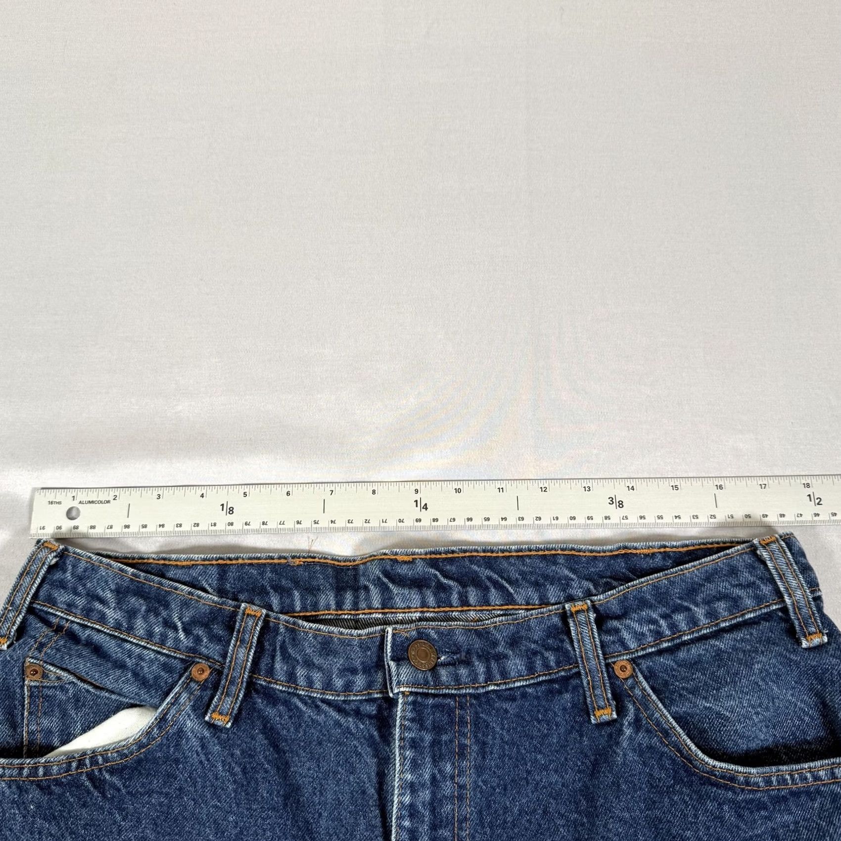 Levi's VINTAGE Levi's Jeans Mens 36x34 Blue 550 Relaxed Tapered Den﻿im Pants Shirt? Size US 36 / EU 52 - 6 Thumbnail