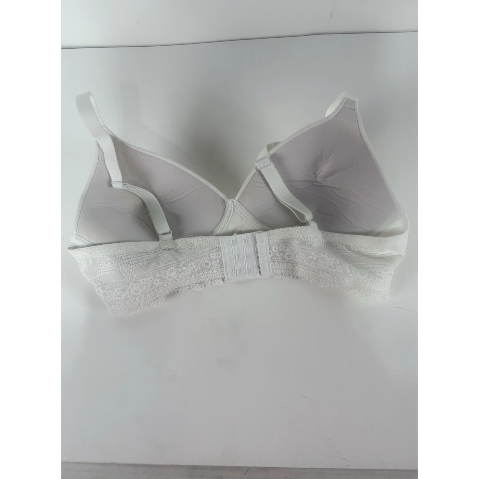 Vintage Warners Wireless T-Shirt Bra Women’s 38C White Lightly Lined Opaque Size ONE SIZE - 2 Thumbnail