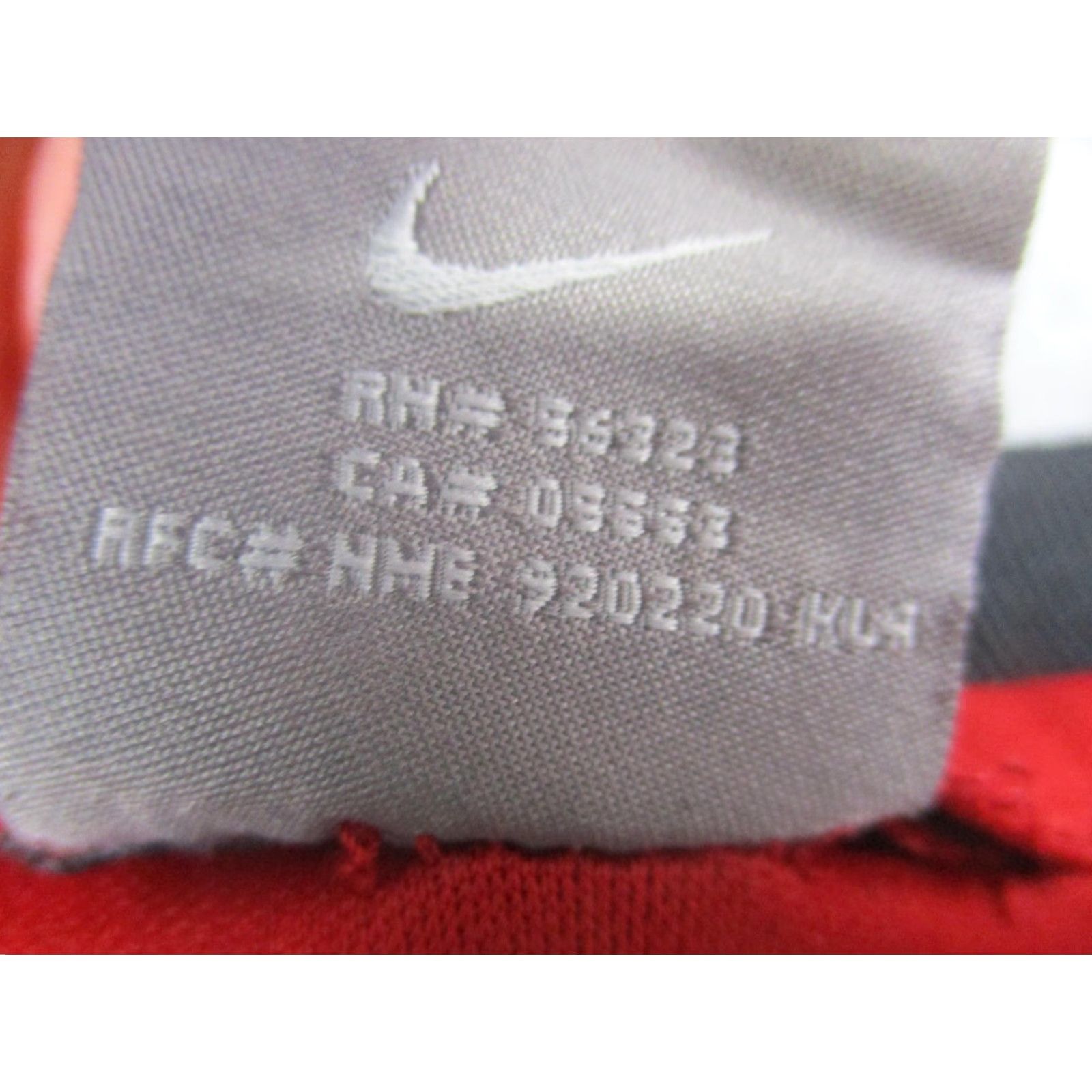 Nike VINTAGE Nike Sphere 90s Shirt 2XL Red Mens T-Shirt 90s Training F41204HIT Size US XXL / EU 58 / 5 - 7 Thumbnail