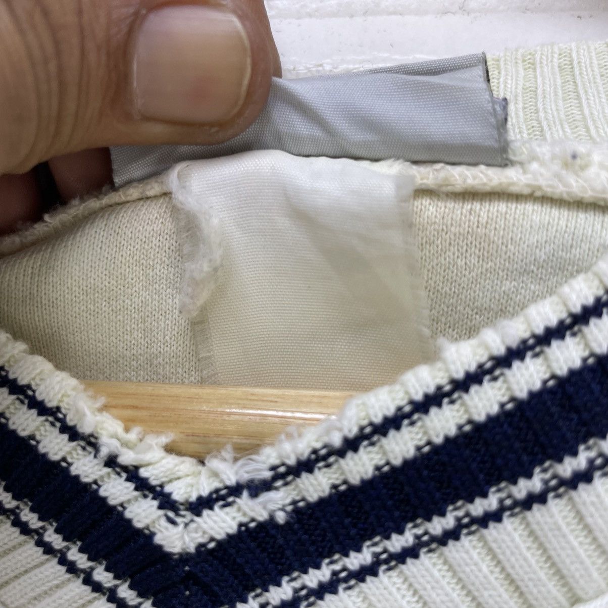 Vintage 💥 vintage Nev Gold Coast Australia surf brand crewneck Size US M / EU 48-50 / 2 - 6 Thumbnail