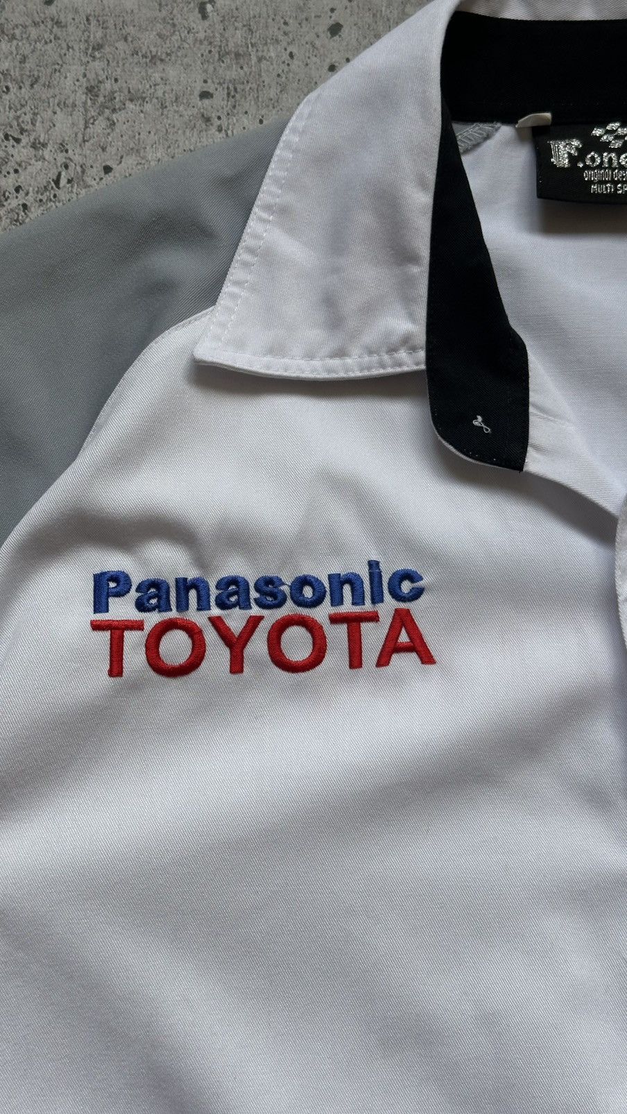 Formula 1 Vintage Toyota Racing Pit Crew Team Shirt F1 Size US XL / EU 56 / 4 - 9 Thumbnail