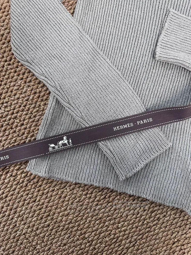 Hermes Hermes Margiela Era Silk Side Button Knit Top - Grey Size XS / US 0-2 / IT 36-38 - 4 Thumbnail