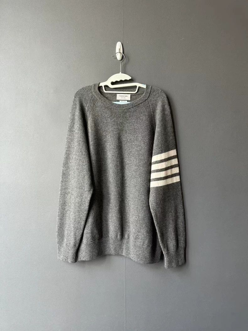 Thom Browne Thom Browne size4 Medium gray cashmere sweater Size US XL / EU 56 / 4 - 1 Thumbnail