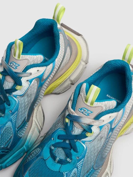 o1lsvrm0425 Sneakers in Blue/Yellow