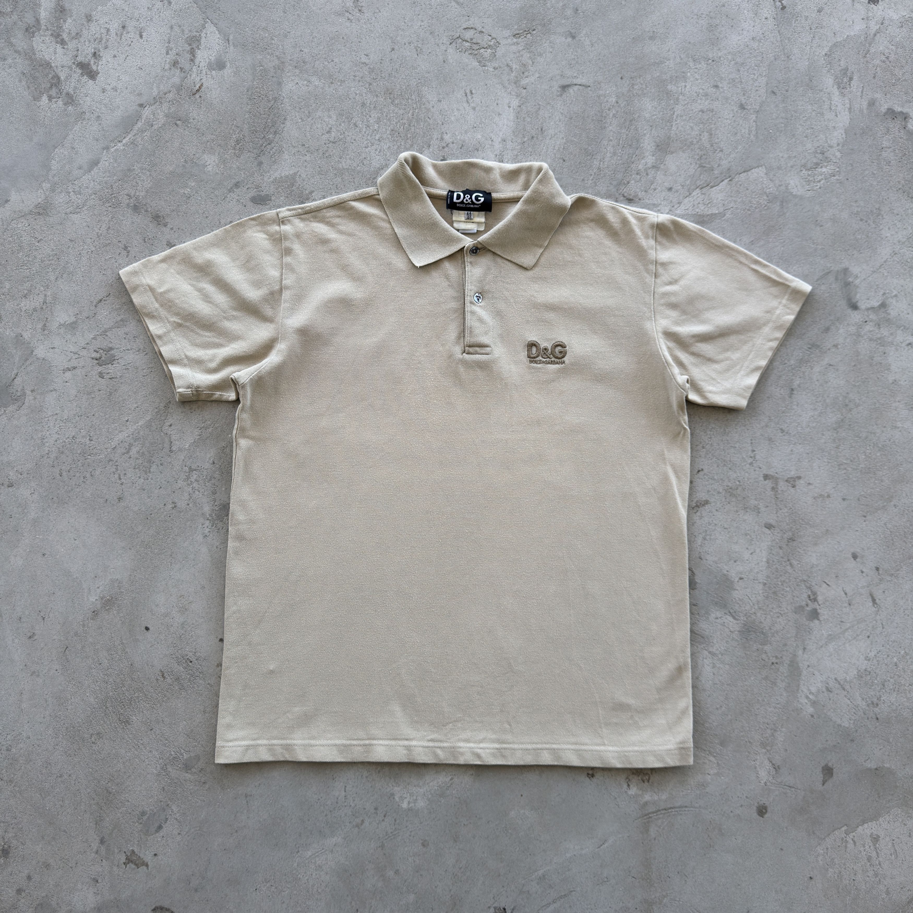 Dolce & Gabbana D&G Dolce & Gabbana Vintage Logo Polo Shirt Beige 44/46 Size US S / EU 44-46 / 1 - 1 Thumbnail