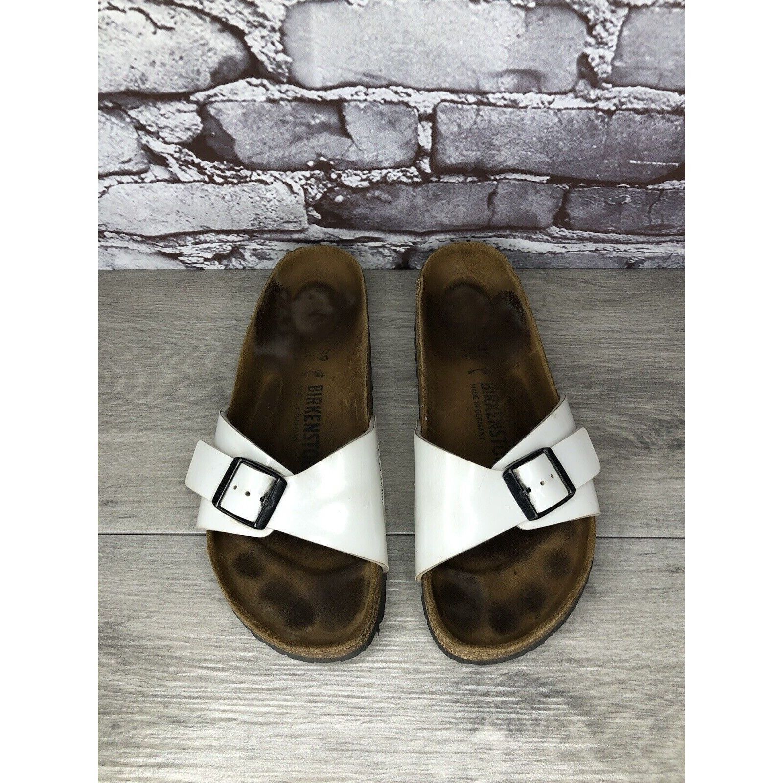 Birkenstock Birkenstock Madrid White Patent Leather Slides Sandals Women Size US 8.5 / IT 38.5 - 2 Thumbnail