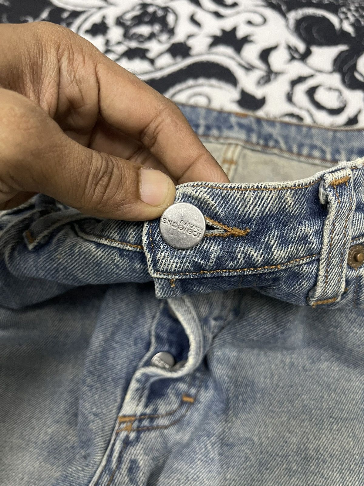Iceberg 90s ICEBERG JEANS SIDE CORDUROY DESIGN RARE Size US 31 - 11 Thumbnail