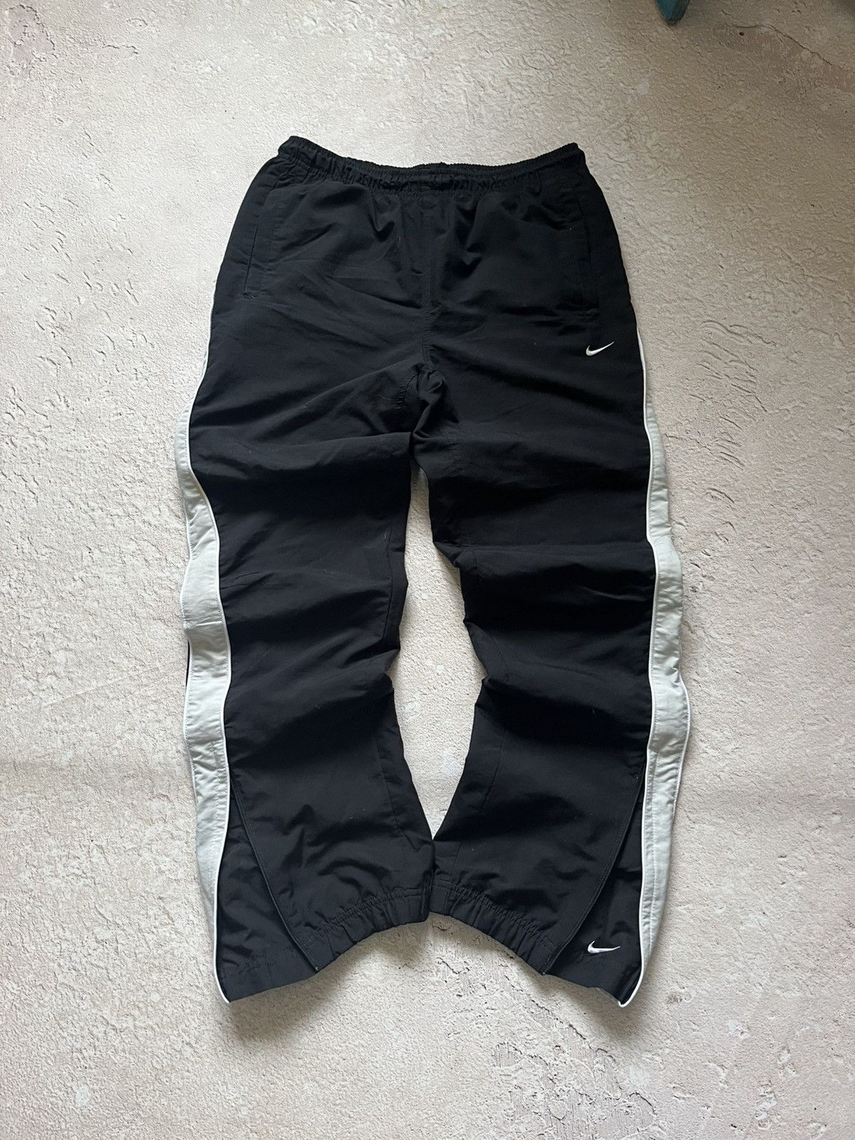 Nike Nike Vintage Track Pants / Nylon Tech Pants Y2K 00s Size US 32 / EU 48 - 2 Thumbnail