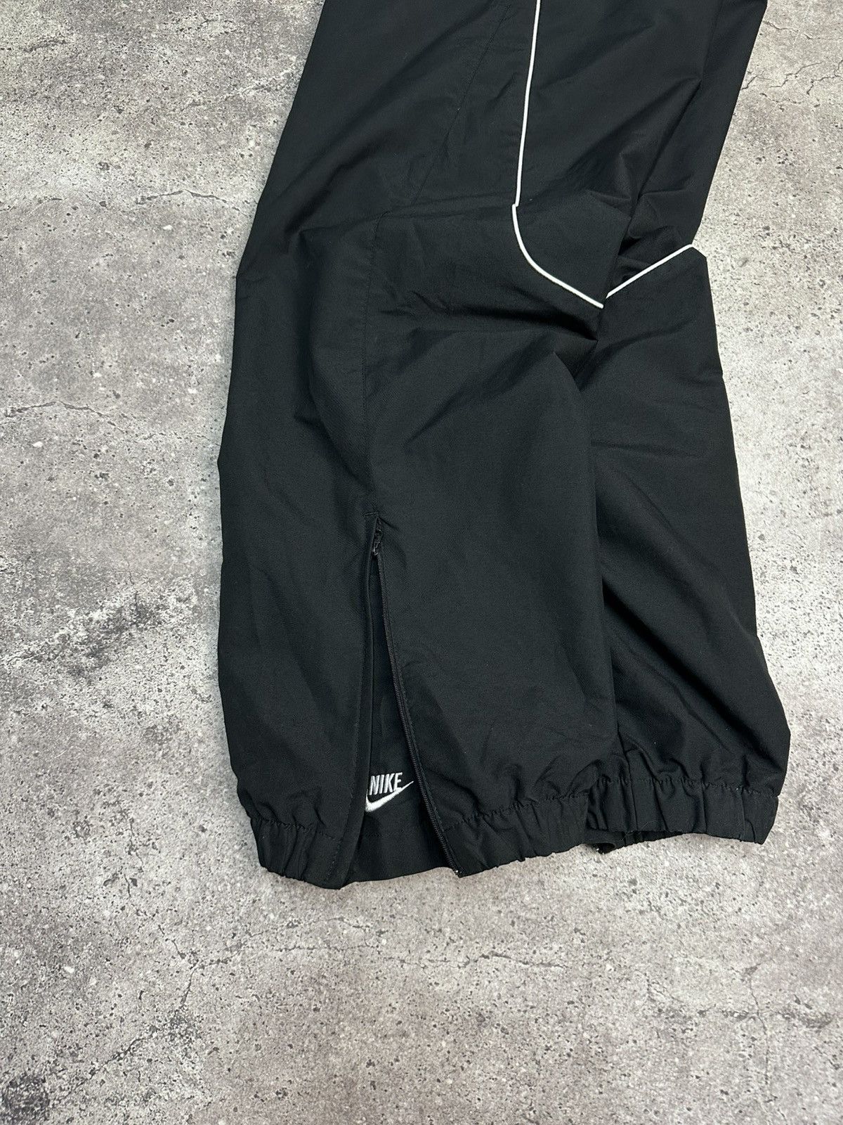 Nike × Vintage Vintage Nike Nylon Drill Pants Embroidered Logo Y2K Archival Size US 36 / EU 52 - 5 Thumbnail
