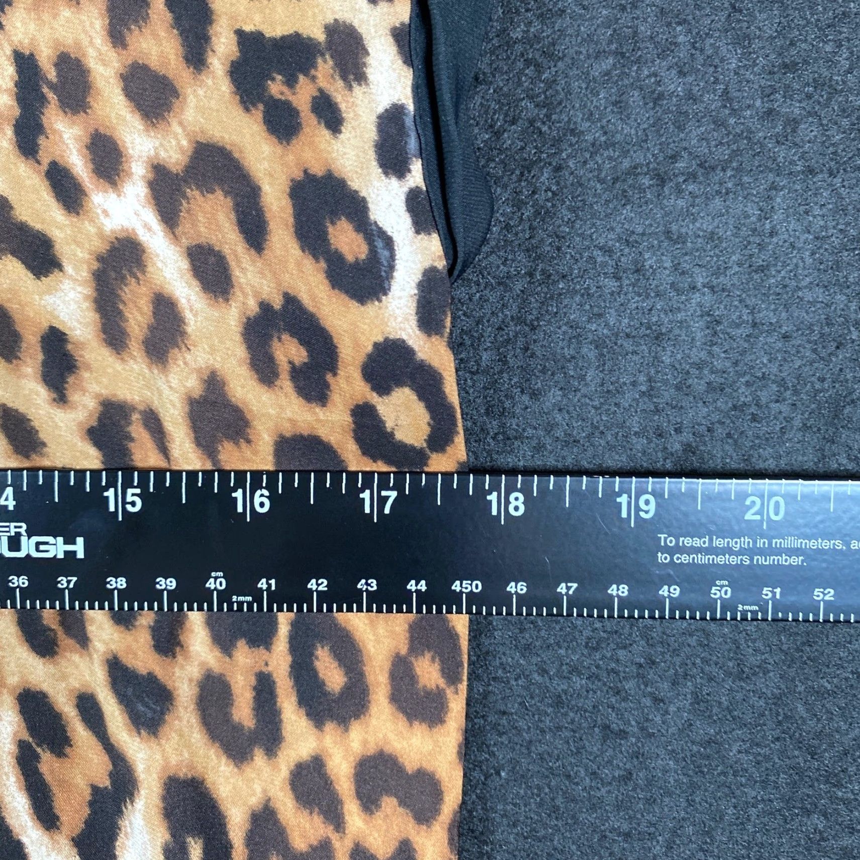 Express Express Blouse Womens Brown Cheetah Print V-Neck Cap Sleeve Stretch Small Size S / US 4 / IT 40 - 6 Thumbnail
