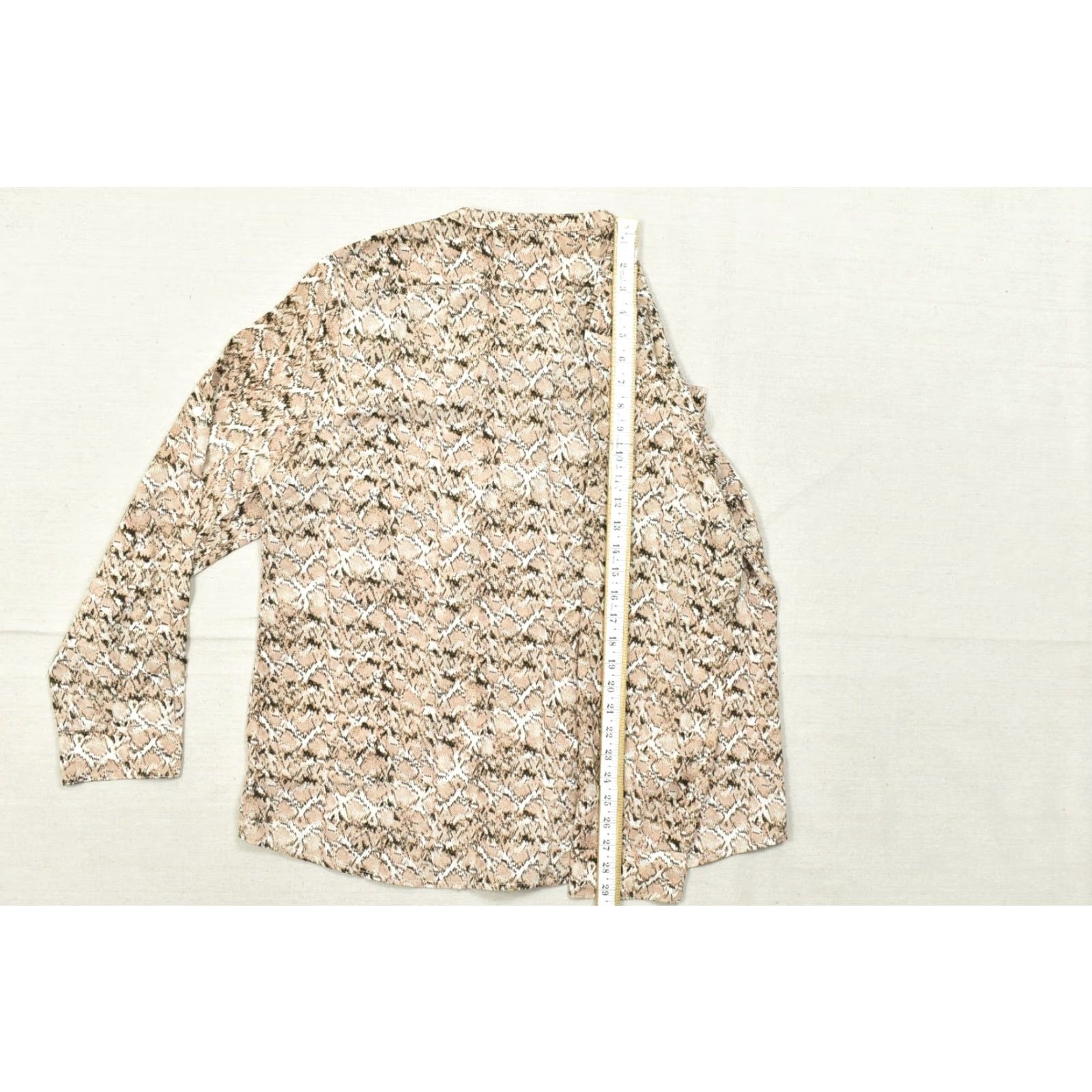 Calvin Klein Calvin Klein Blouse Women's XL Snakeskin Print Button Down Long Sleeve Tan Top Shirt Size XL / US 12-14 / IT 48-50 - 5 Thumbnail