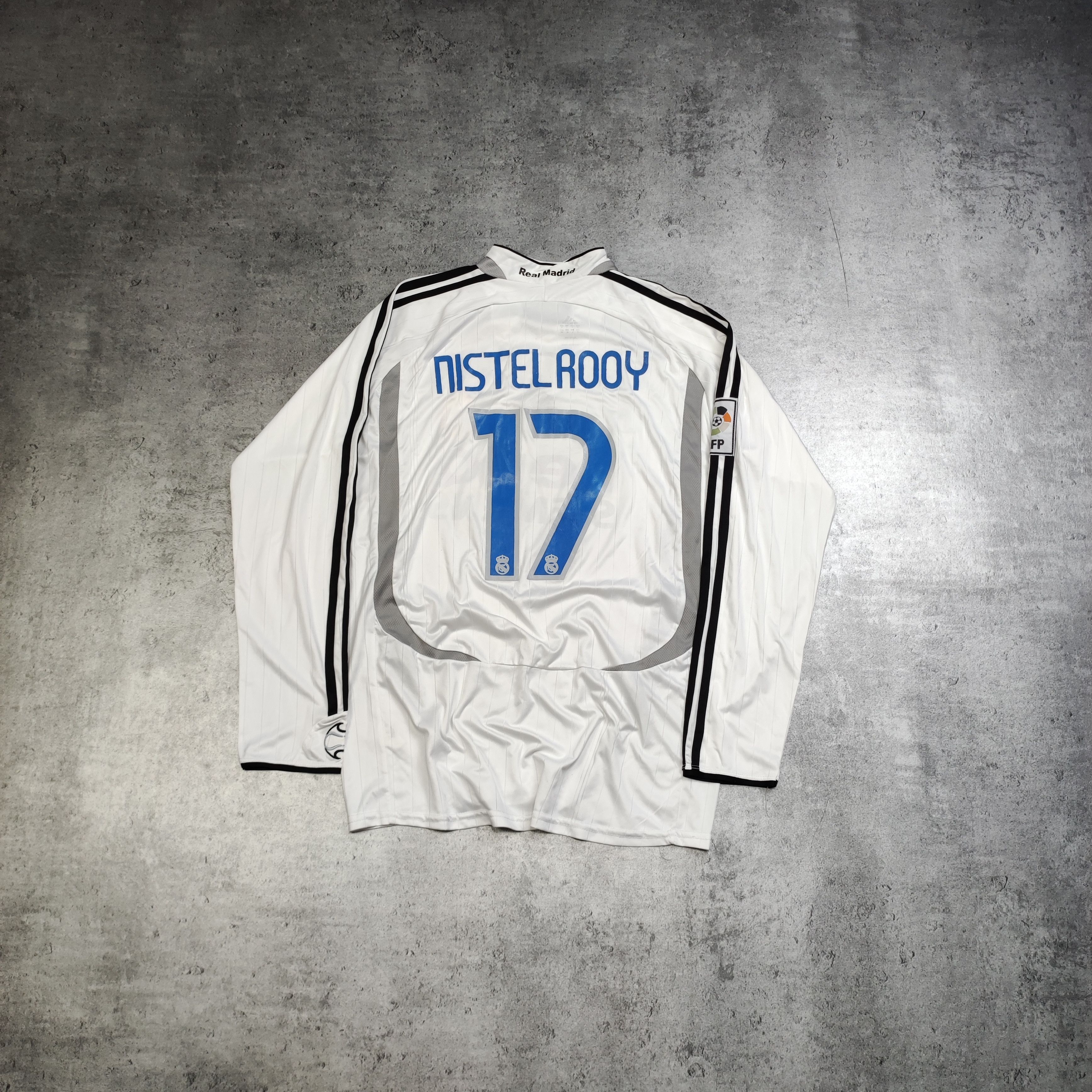 Vintage RARE 2006 Real Madrid Van Nistelrooy #17 Long Home Jersey Size US M / EU 48-50 / 2 - 1 Thumbnail