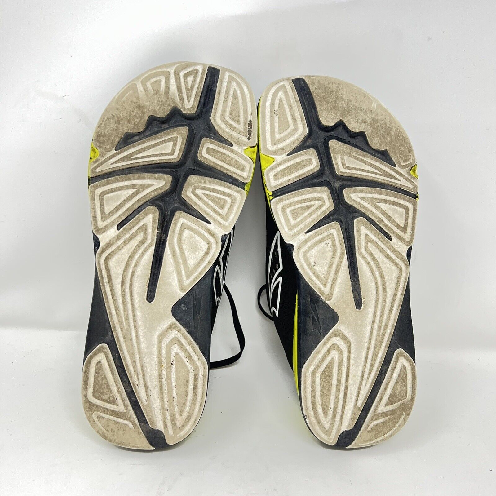 Altra Altra Paradigm 5 Black Yellow Athletic Sneakers Men's 10 Size US 10 / EU 43 - 8 Thumbnail