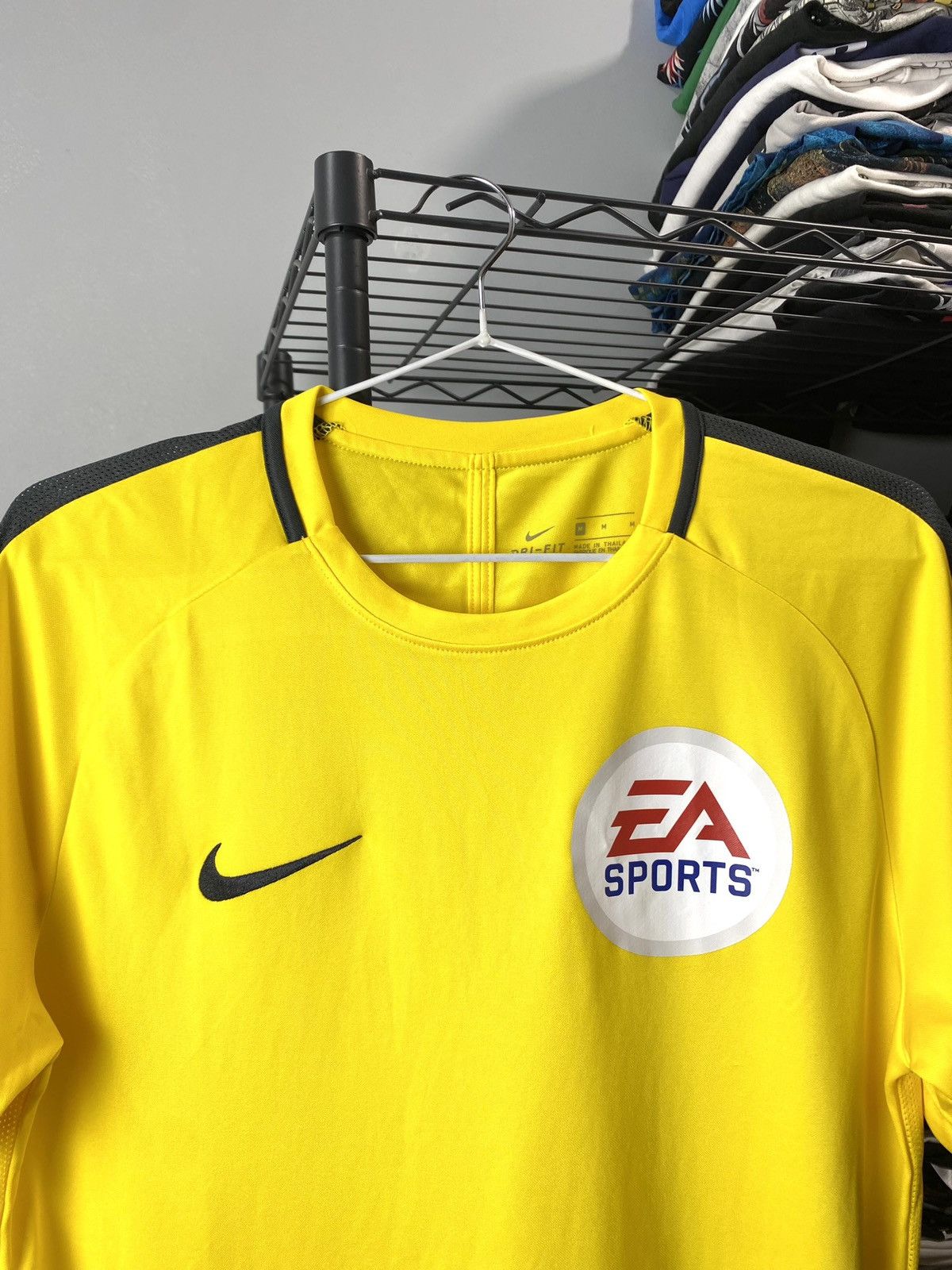Nike Nike x EA Sports Soccer Jersey T Shirt Game Cyber Size US M / EU 48-50 / 2 - 2 Thumbnail