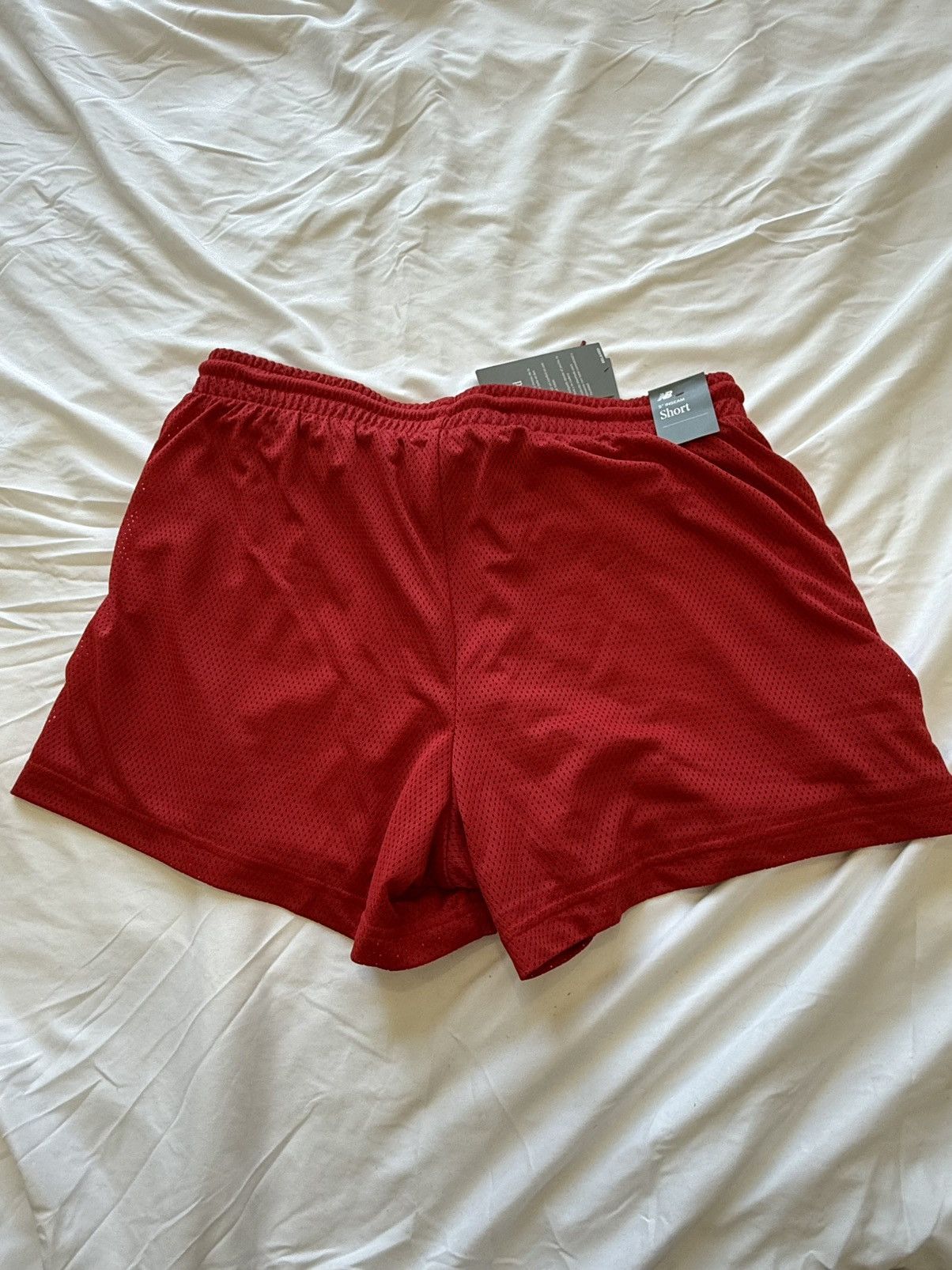 New Balance New Balance red mesh short size XL Size US 36 / EU 52 - 2 Thumbnail
