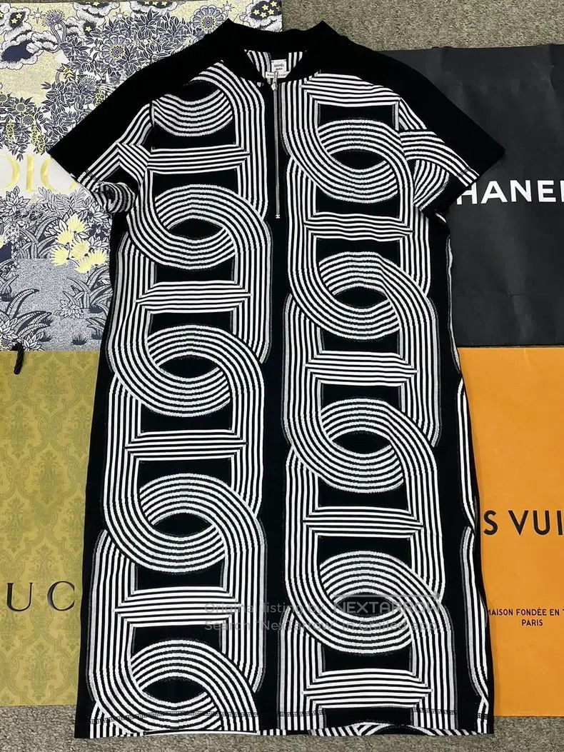 Hermes Hermes Black and White Pig Nose Printed Dress, Classic Bla Size XS / US 0-2 / IT 36-38 - 1 Thumbnail