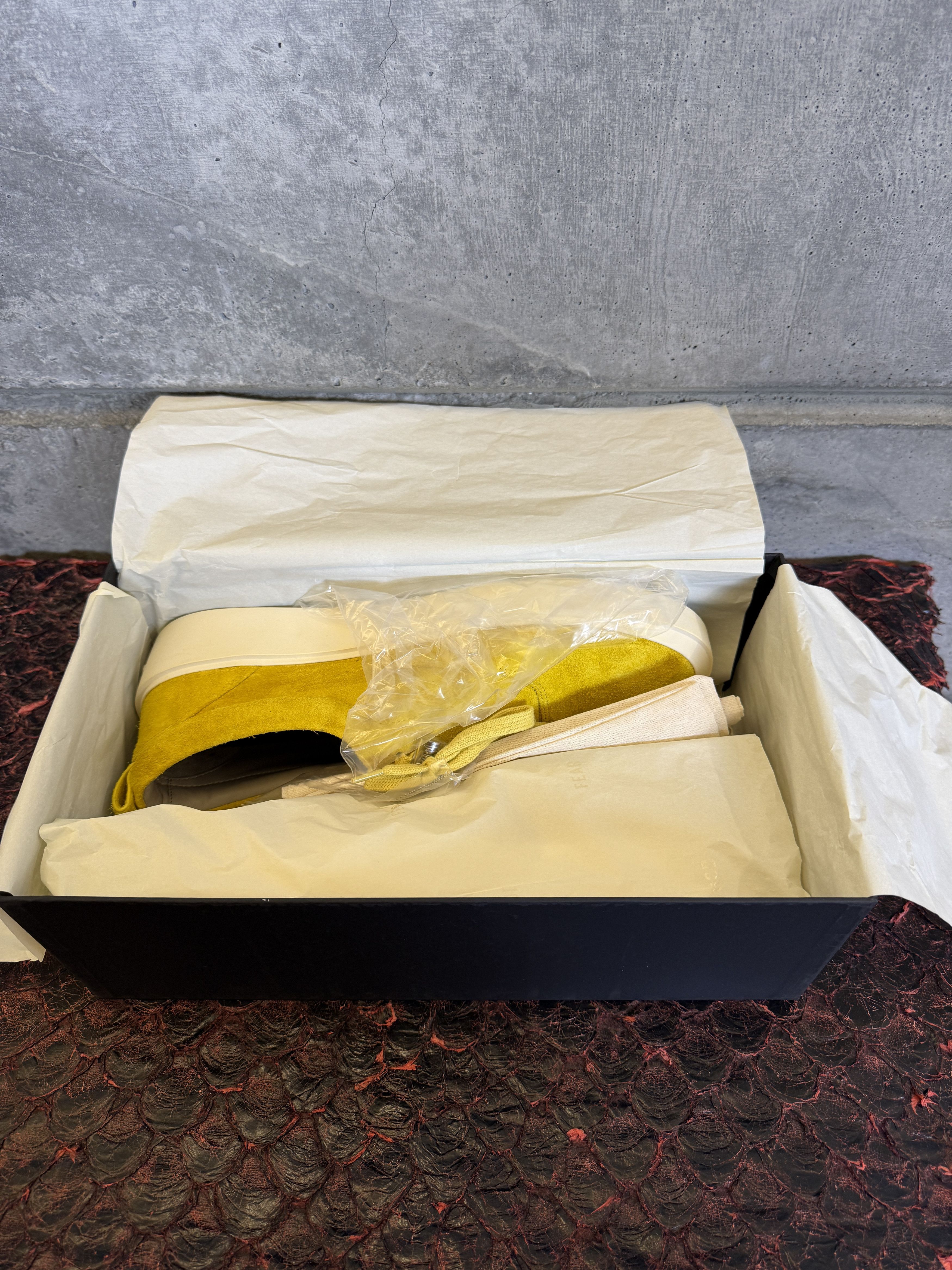 Fear of God Fear of God 101 Lace Up Sneaker 'Yelllow' Size US 12.5 / EU 45-46 - 13 Thumbnail