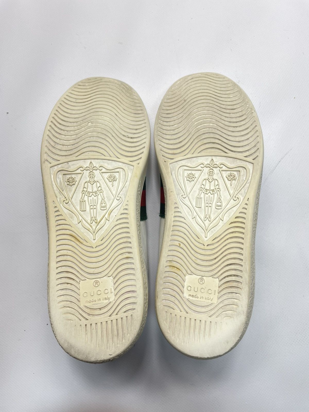 Gucci Gucci Ace Bee Embroidered Web White Leather Trainer Size US 5 / EU 37 - 6 Thumbnail