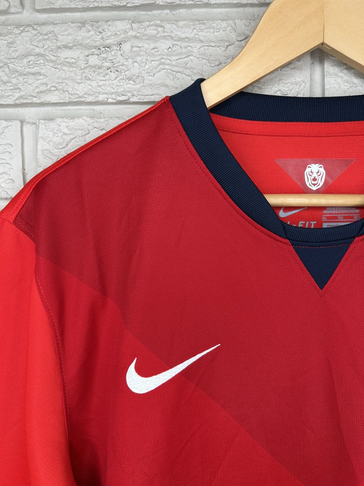 Nike Nike Singapore National Team 2014 Home Jersey Size US XL / EU 56 / 4 - 4 Thumbnail