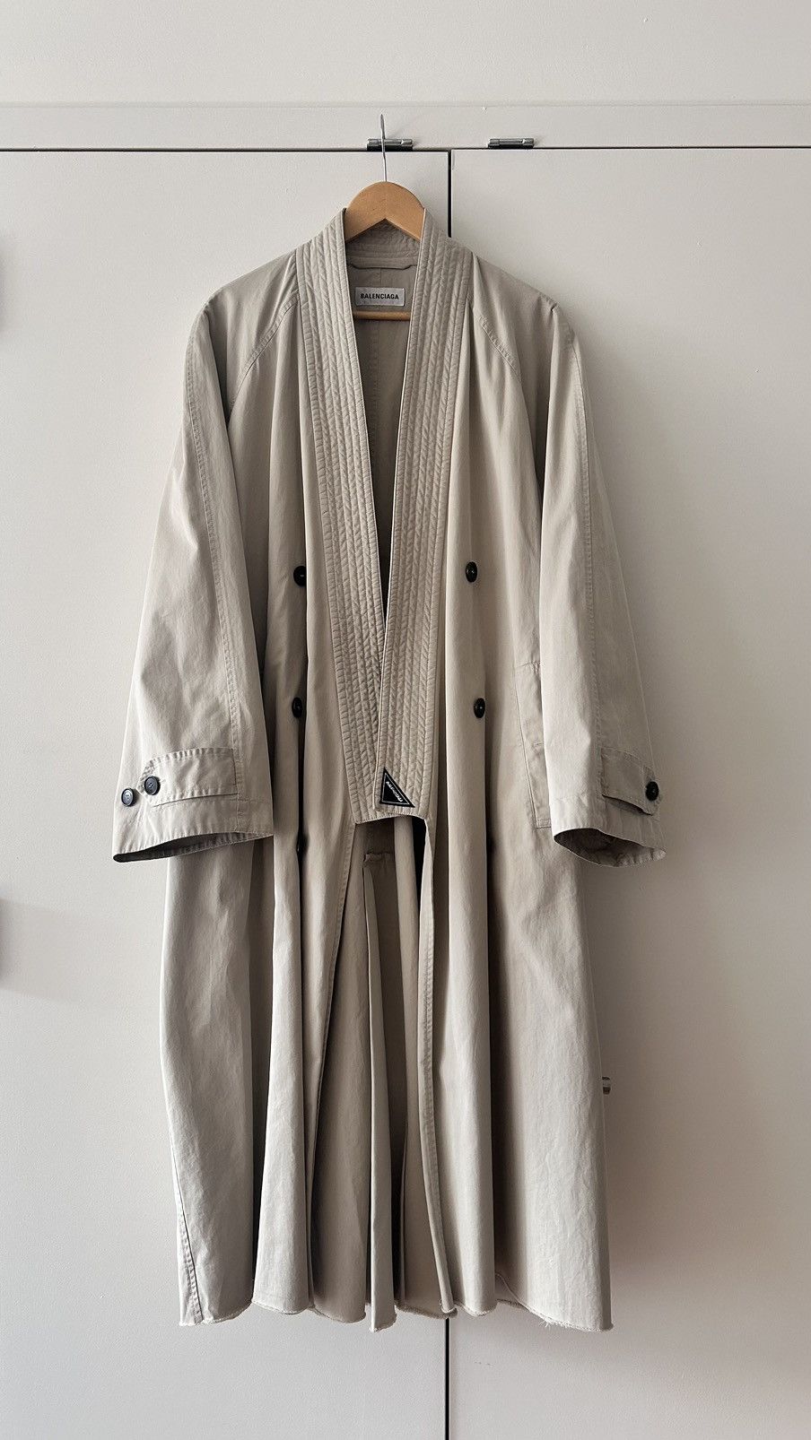 ESSAY Oversized Coller-Less Coat