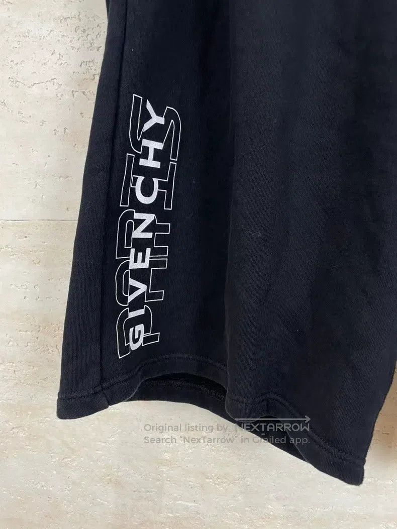 Givenchy Givenchy SizeL Letter Printed Shorts Size US 30 / EU 46 - 3 Thumbnail