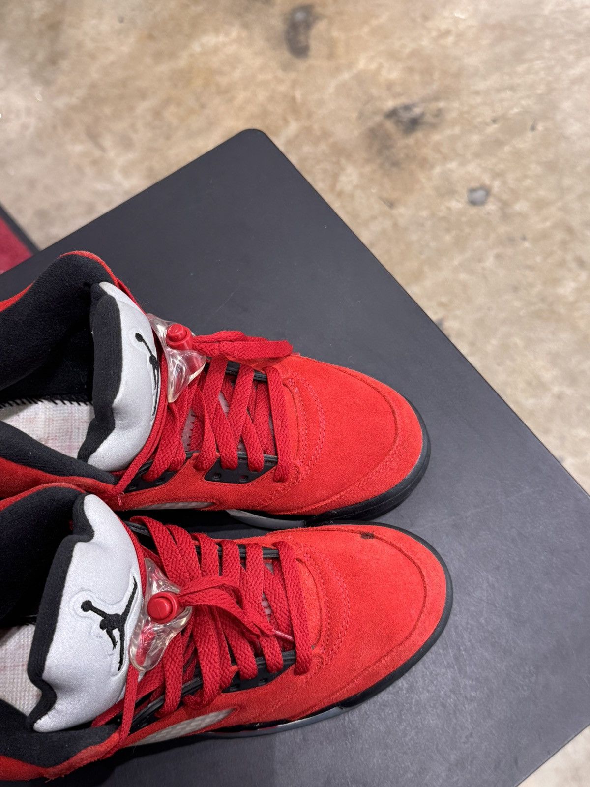Jordan Brand Air Jordan 5 Raging Bull Sz. 5.5Y (2021) Size US 5.5 / EU 38 - 7 Thumbnail