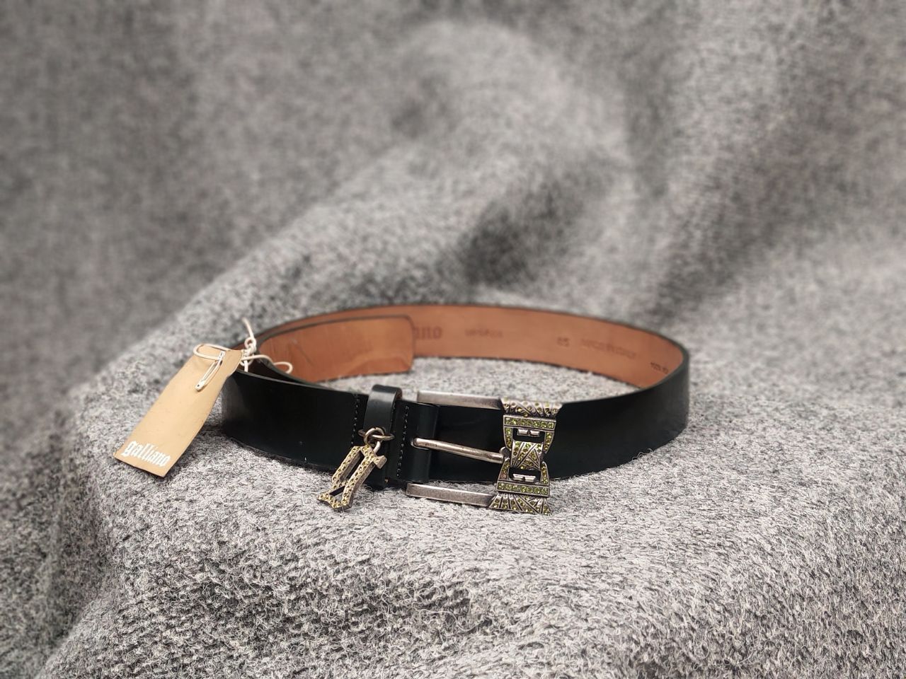 John Galliano New Galliano Design Dark Green Logo Leather Clasp Belt Size ONE SIZE - 1 Thumbnail