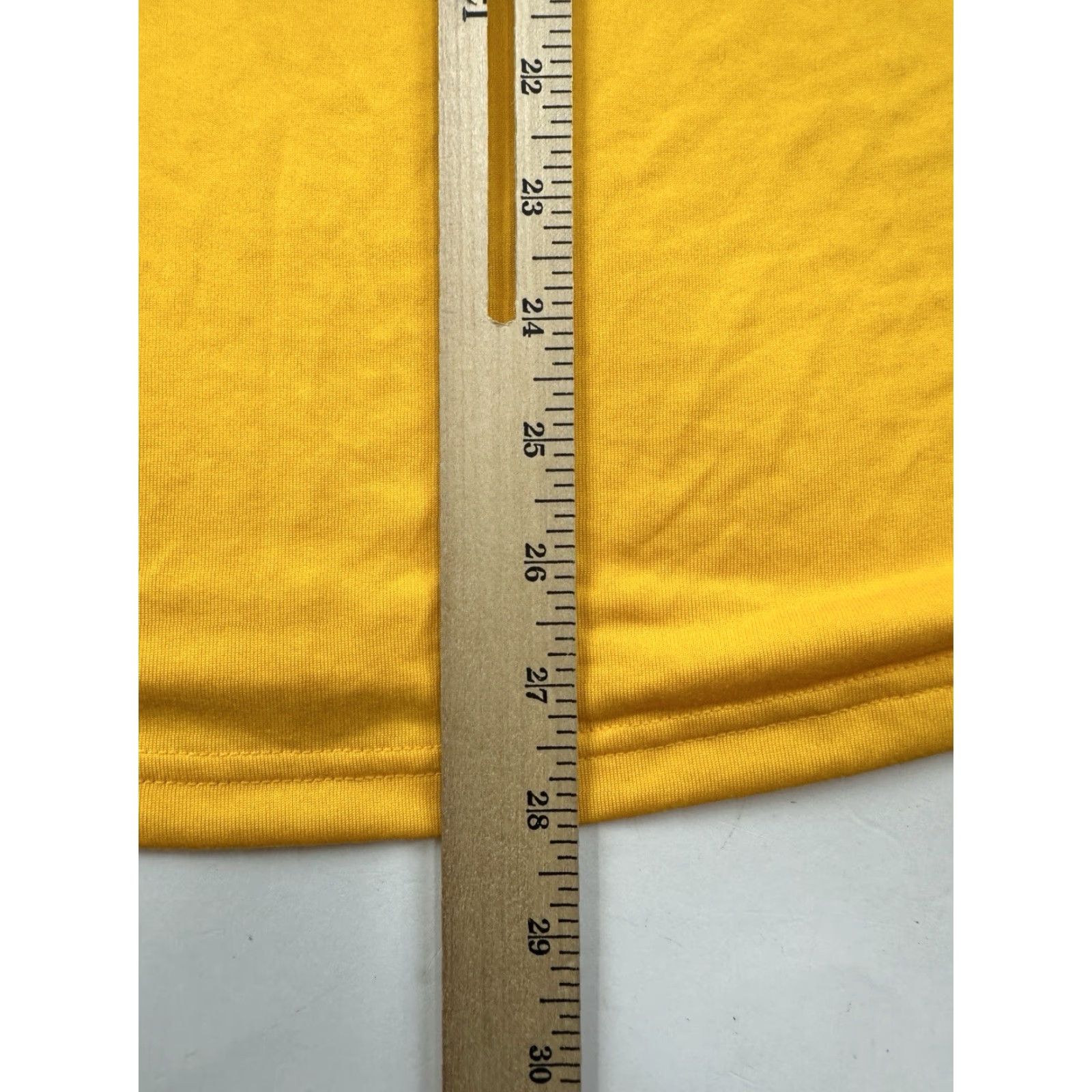 Under Armour Under Armour Shirt Mens Medium Yellow Gold Short Sleeve Athletic Training Size US M / EU 48-50 / 2 - 5 Thumbnail