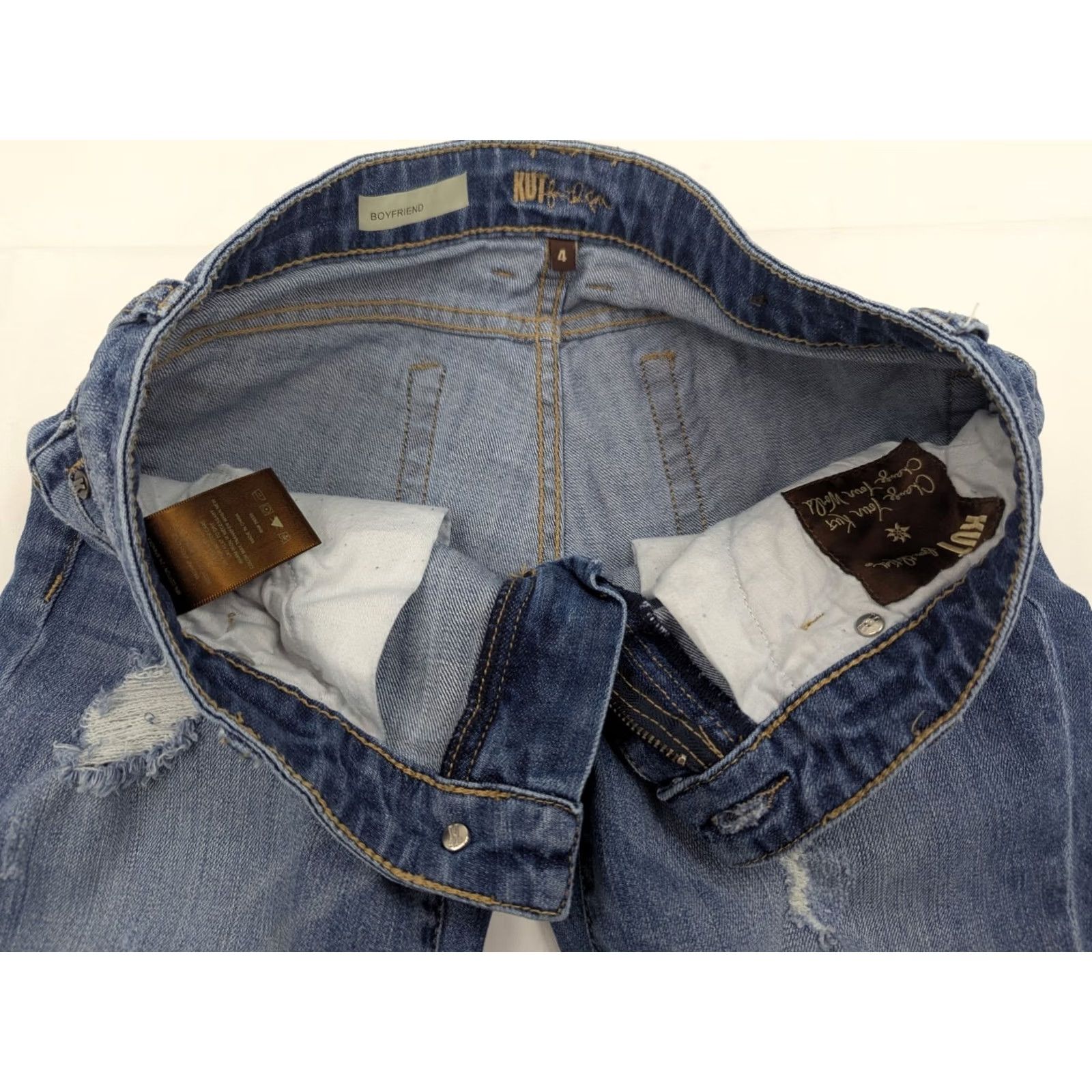 Vintage KUT from the Kloth Catherine Boyfriend Jeans Women 4 Blue Distressed 30x29 Regular Rise Mid 5-Pocket Denim Cotton Blend Spandex Size 27" / US 4 / IT 40 - 7 Thumbnail