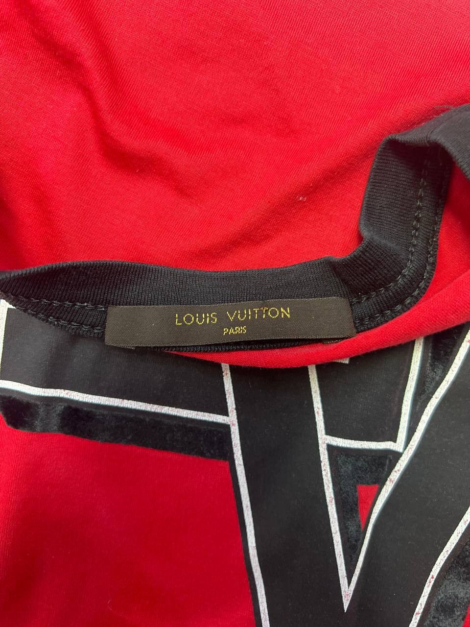 Louis Vuitton Louis Vuitton LV Logo T-shirt Size US L / EU 52-54 / 3 - 4 Thumbnail