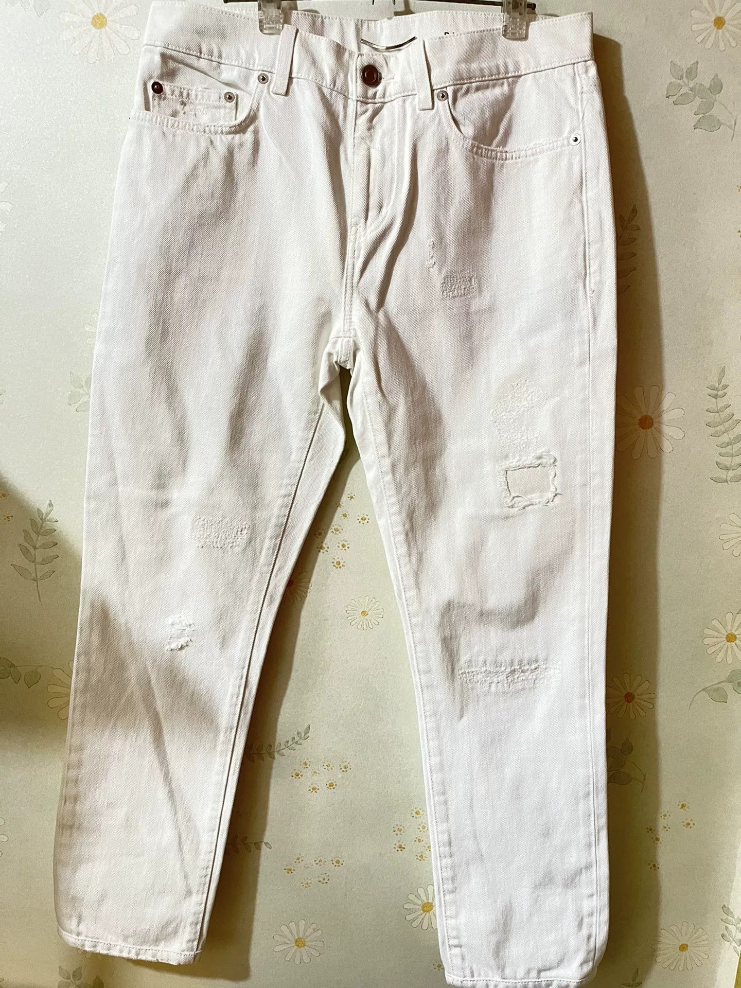 Saint Laurent Paris Saint Laurent White Distressed Jeans Size US 30 / EU 46 - 1 Thumbnail
