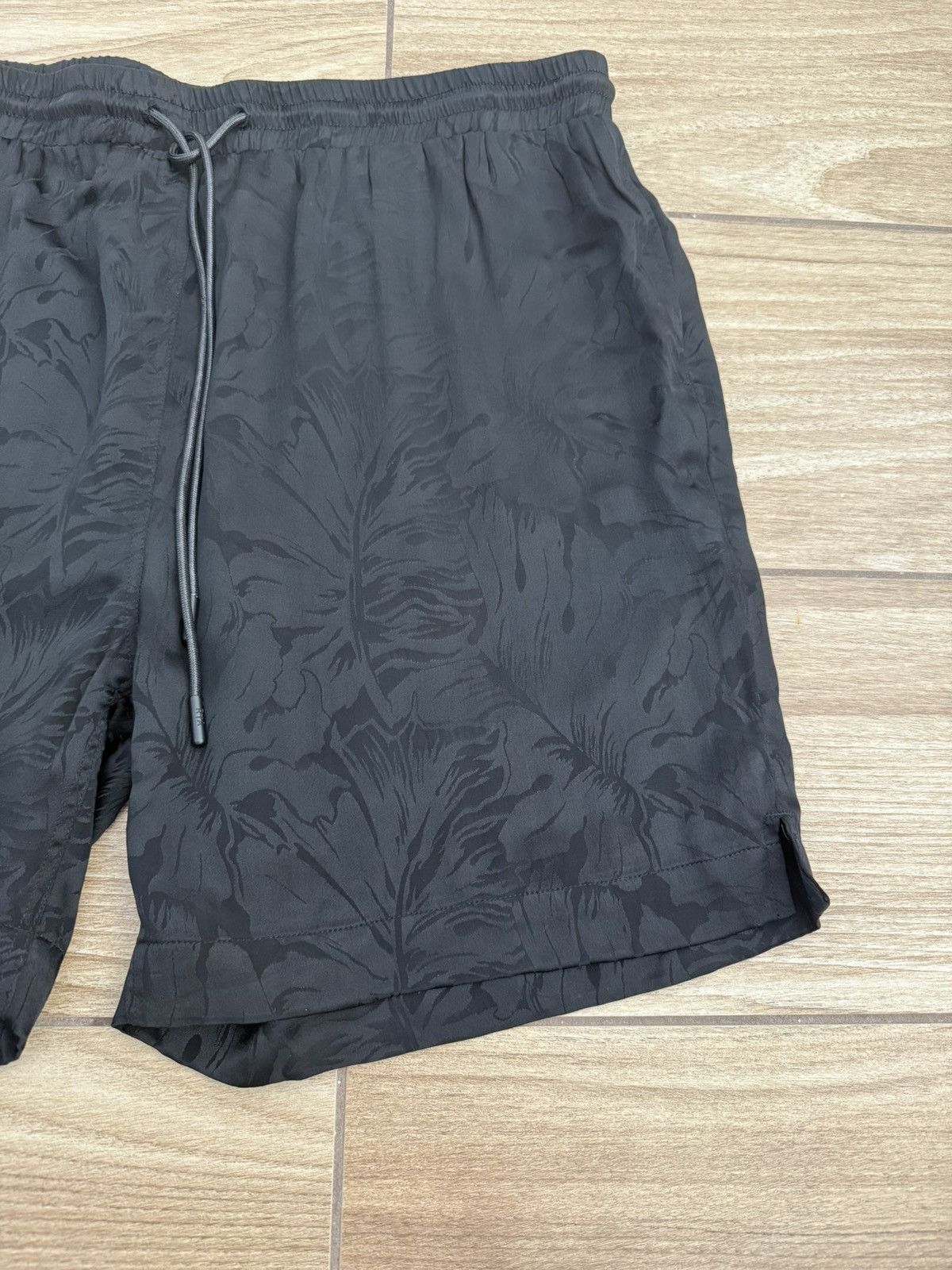 Rta RTA Silk Blend Tropical Lounge Shorts Size US 34 / EU 50 - 2 Thumbnail