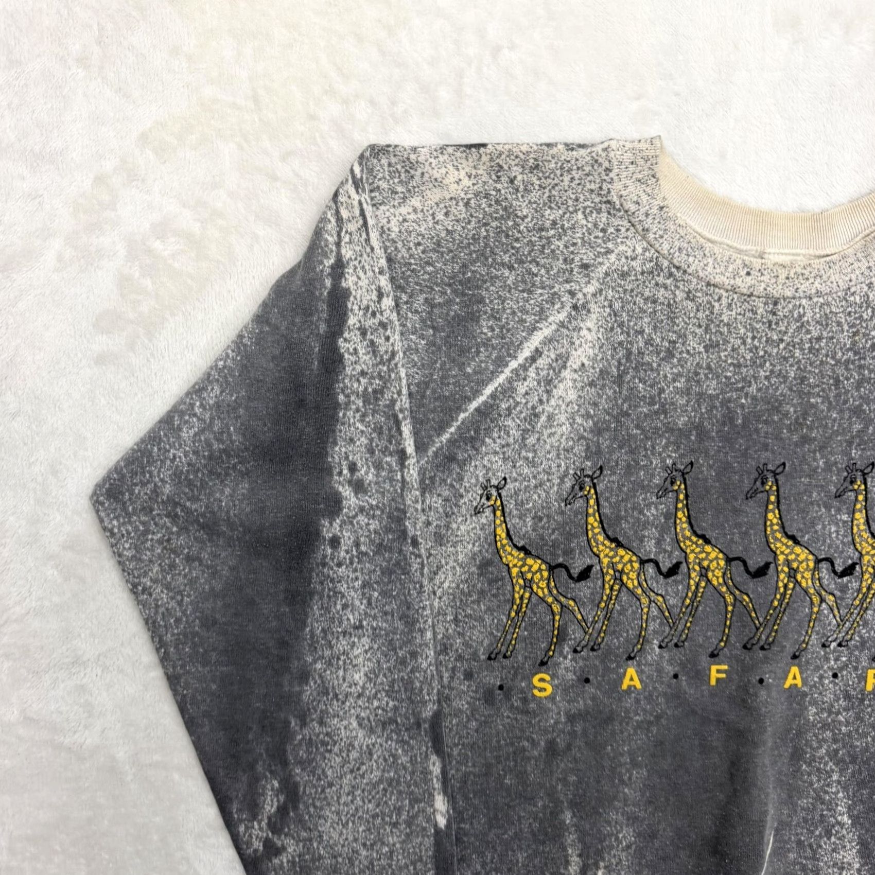Vintage VINTAGE Healthknit Sweatshirt Giraffe Graphic Fleece Mens XL Gray Crew Neck Pullover Sweatshirt Size US XL / EU 56 / 4 - 6 Thumbnail