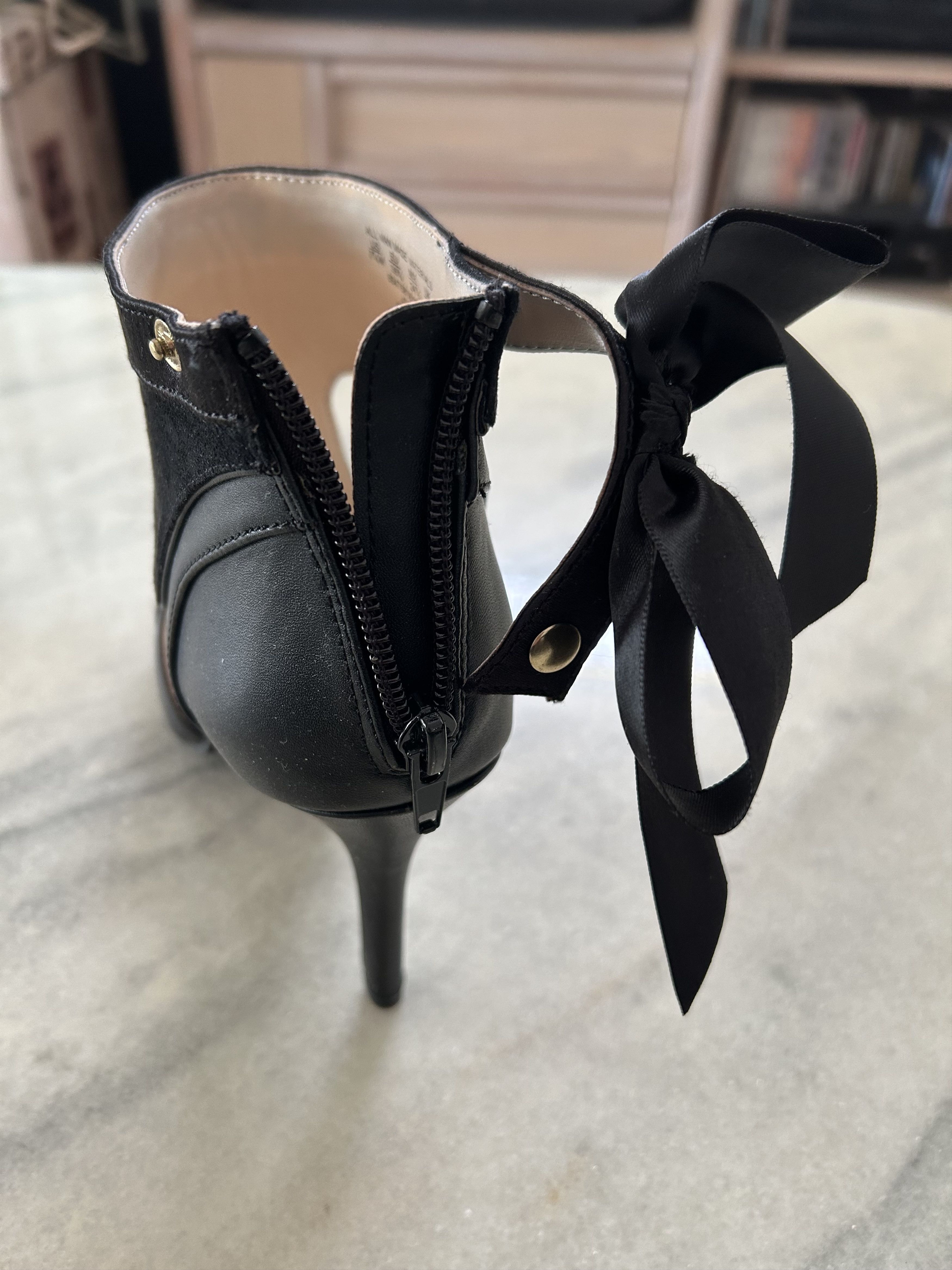 Other Metaphor NWOT Size 7.5 Black Zip Back Bow Vegan Heels Size US 7.5 / IT 37.5 - 11 Thumbnail