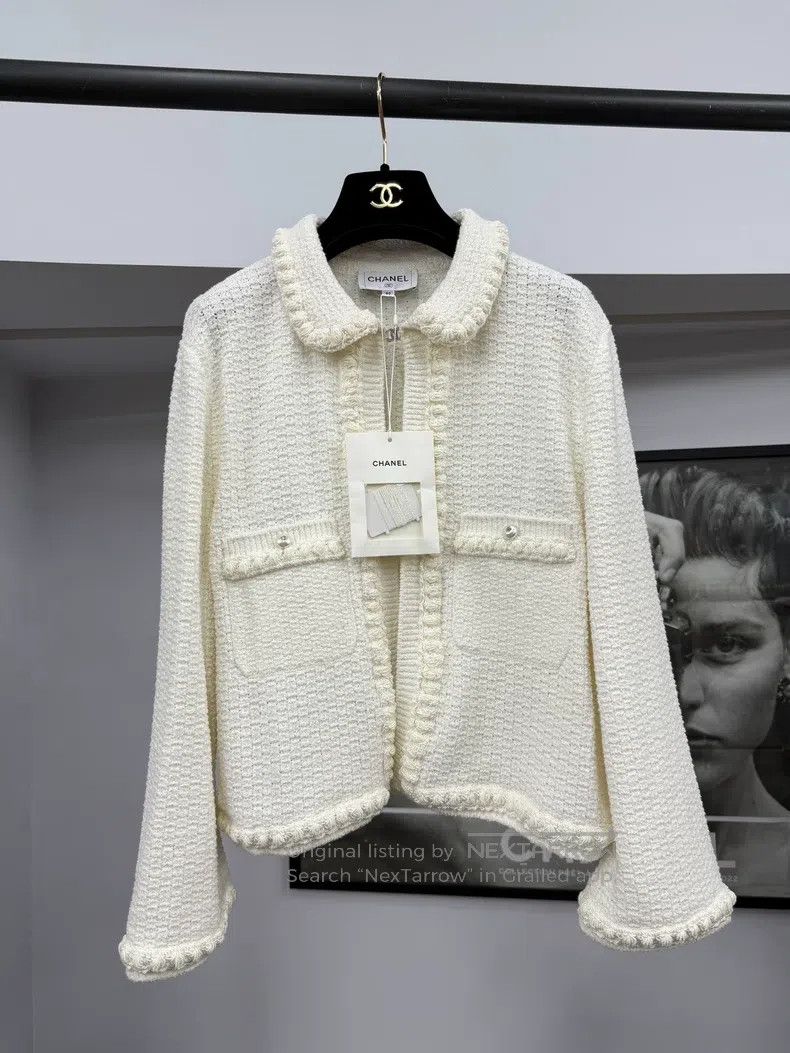 Chanel Chanel 25P white doll collar pearl diamond button knitted Size S / US 4 / IT 40 - 1 Thumbnail