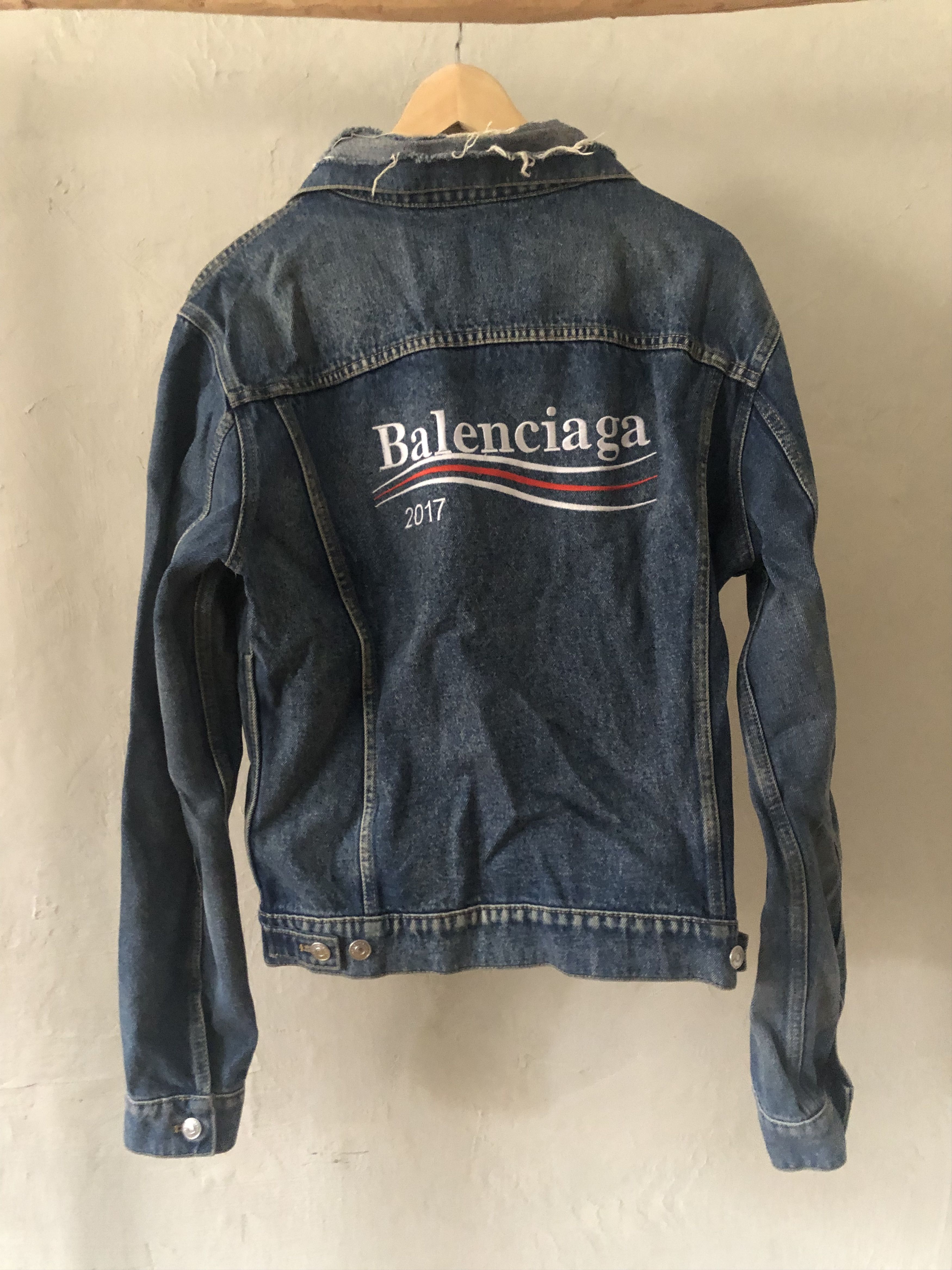Balenciaga Balenciaga Political campaign distressed denim jacket Size US M / EU 48-50 / 2 - 3 Thumbnail