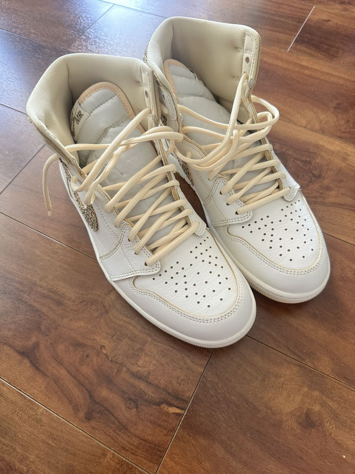 Jordan Brand New Jordan 1 Hi OG Size US 11 / EU 44 - 3 Thumbnail