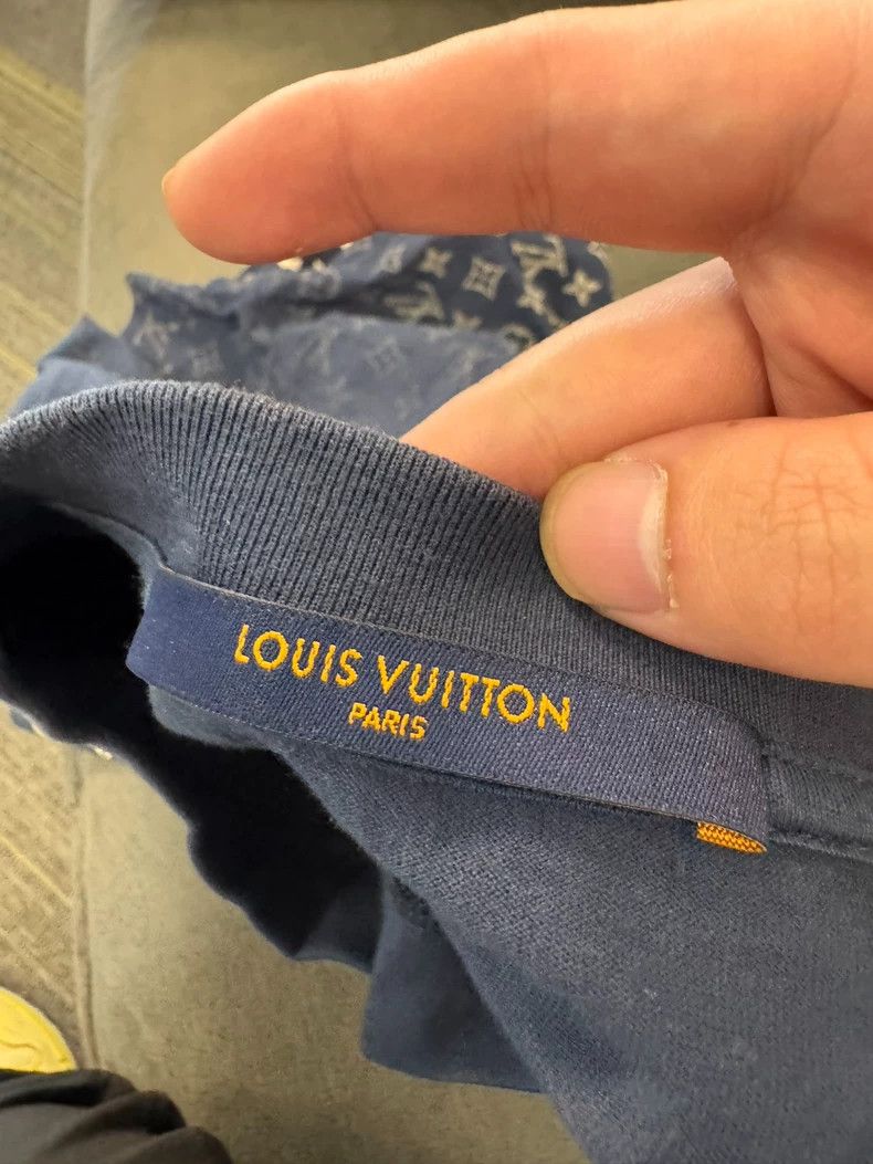 Louis Vuitton Louis Vuitton Dark blue gradient full print short sleeve Size US XL / EU 56 / 4 - 3 Thumbnail
