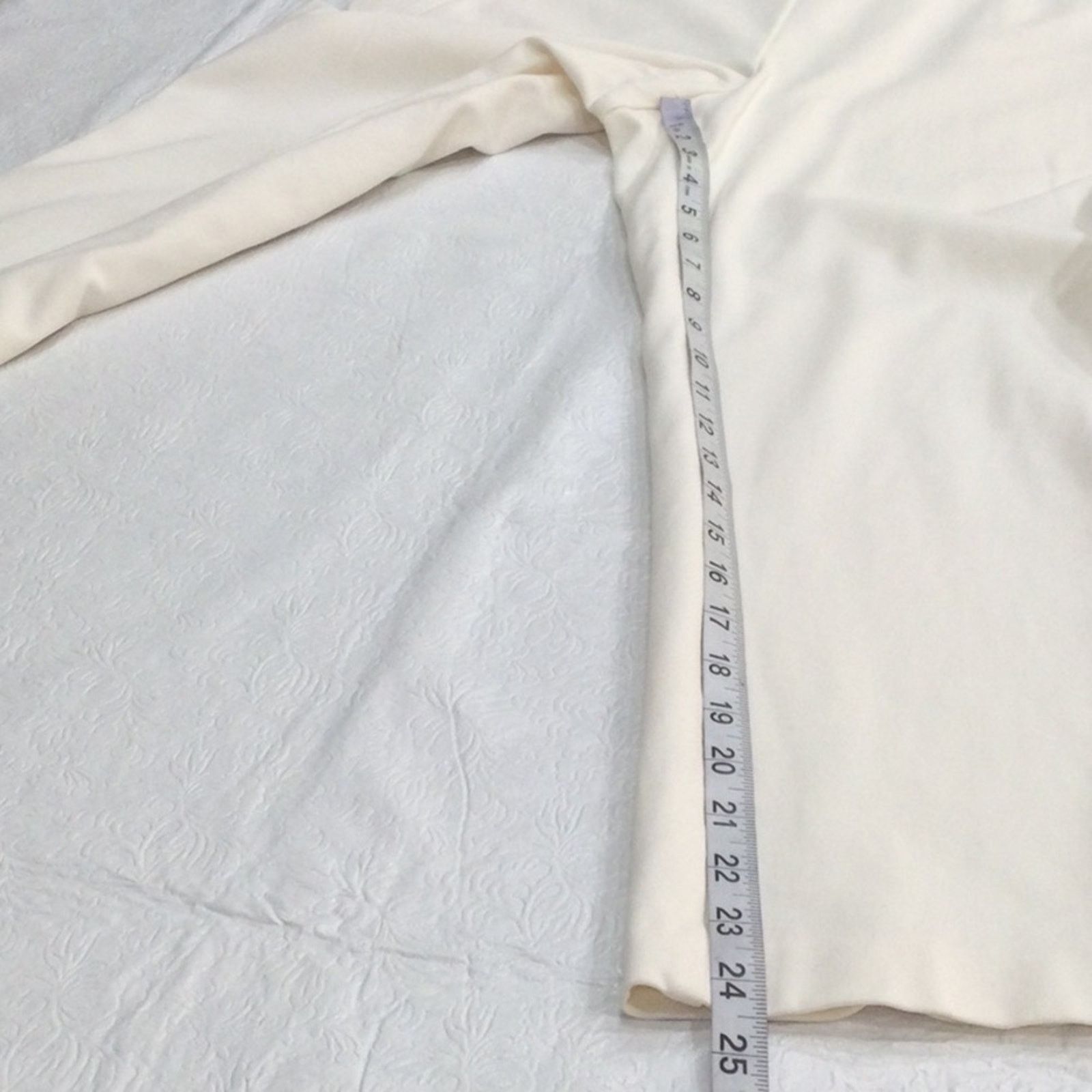 Chicos Fabulously Slimming by Chico's White Ankle Pant Sz 2.5/L/14 Size 36" / US 14 / IT 50 - 13 Thumbnail