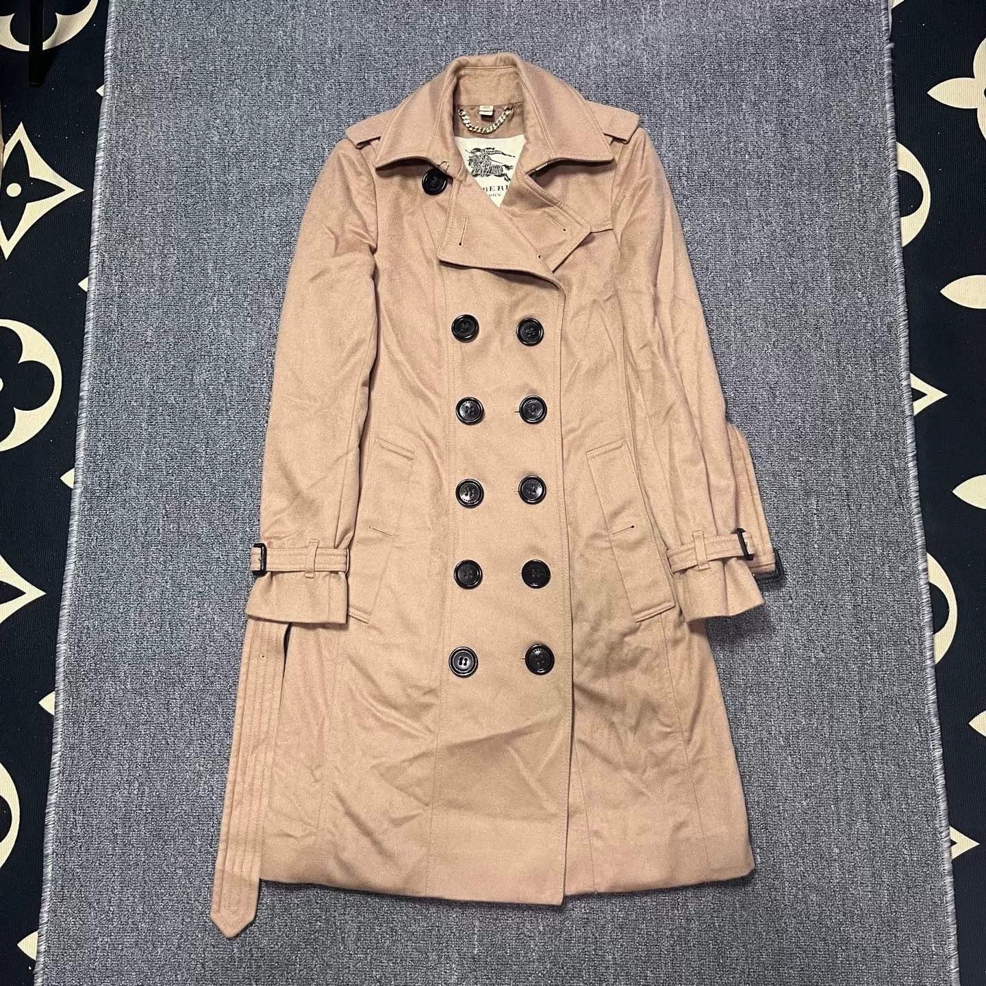 Burberry Burberry Camel Double-Breasted Trench Coat Size US M / EU 48-50 / 2 - 1 Thumbnail