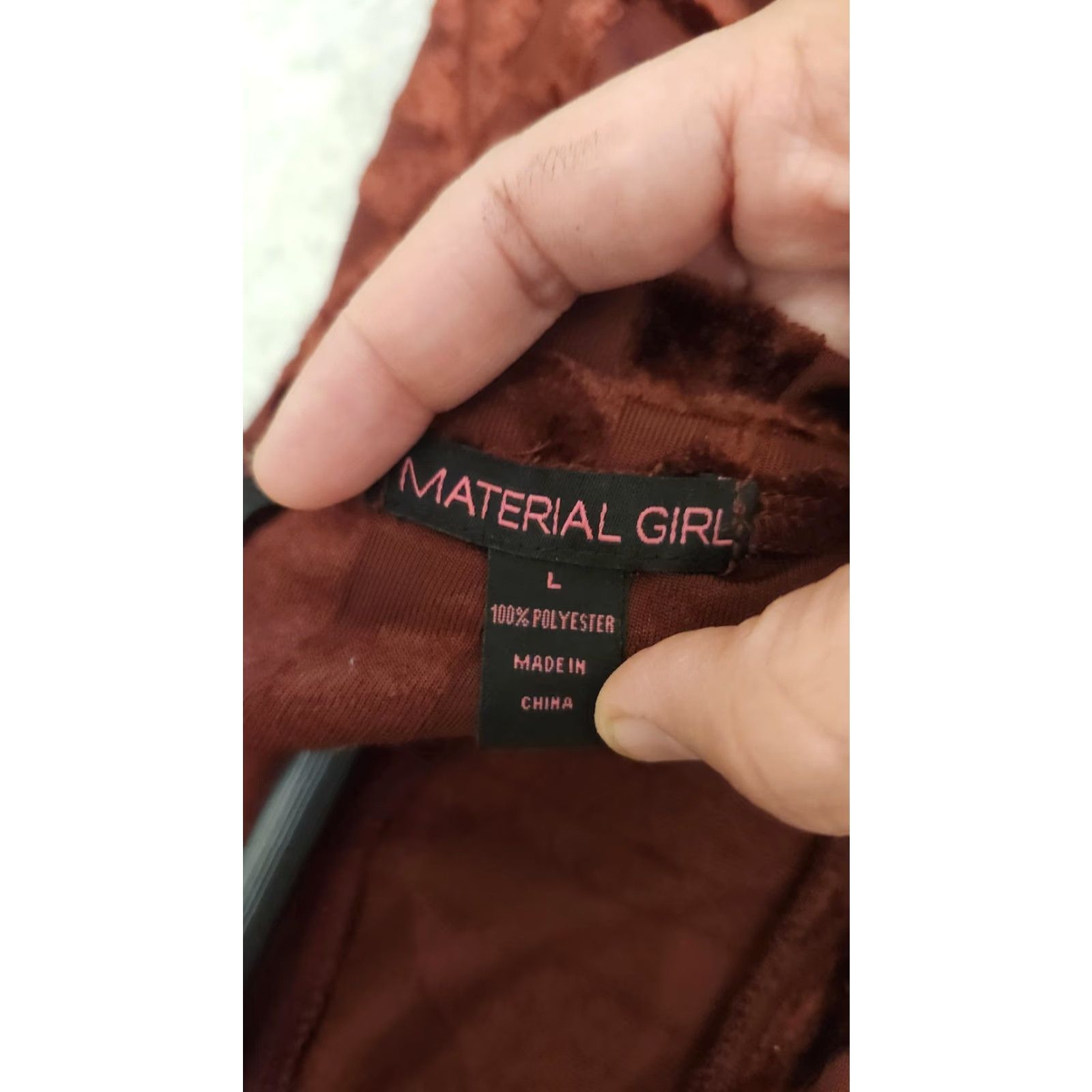Velvet Material Girl Burgundy Velvet Geometric Long Sleeve Dress Womens L Party/Cocktail Mock Neck Zip Short Junior Size L Size L / US 10 / IT 46 - 6 Thumbnail