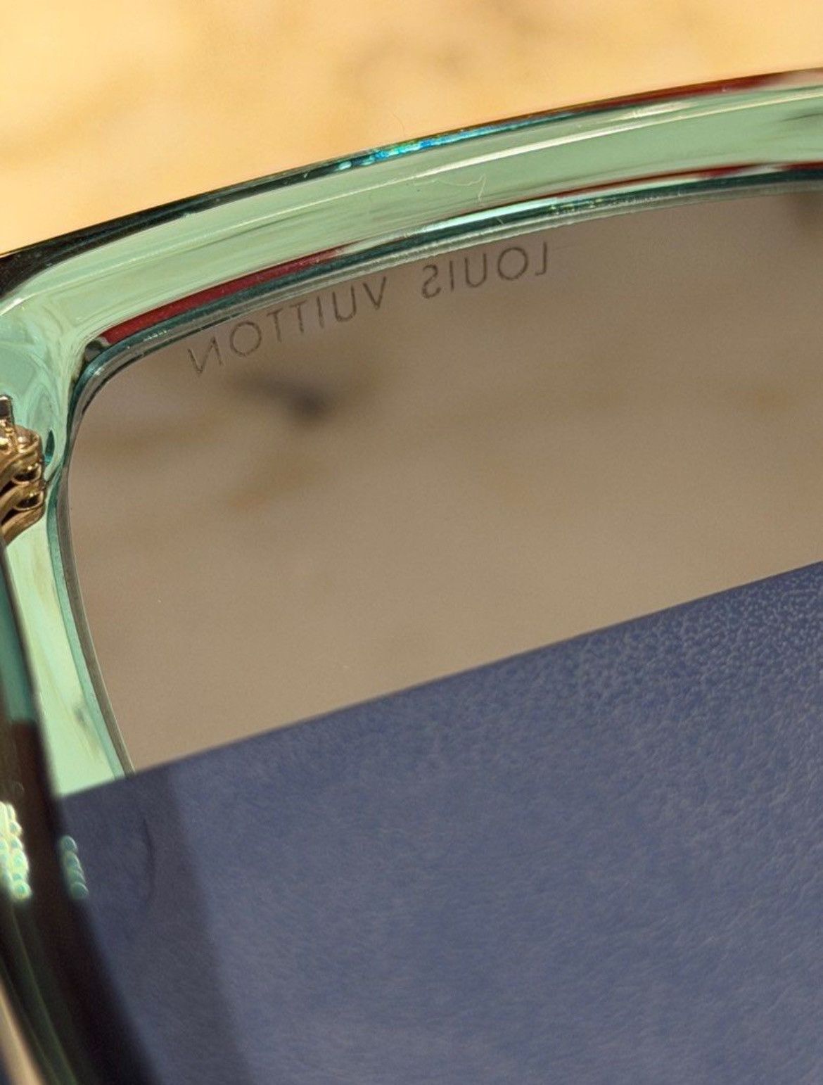 Louis Vuitton Authentic Louis Vuitton Bloom Square Sunglasses Size ONE SIZE - 9 Thumbnail