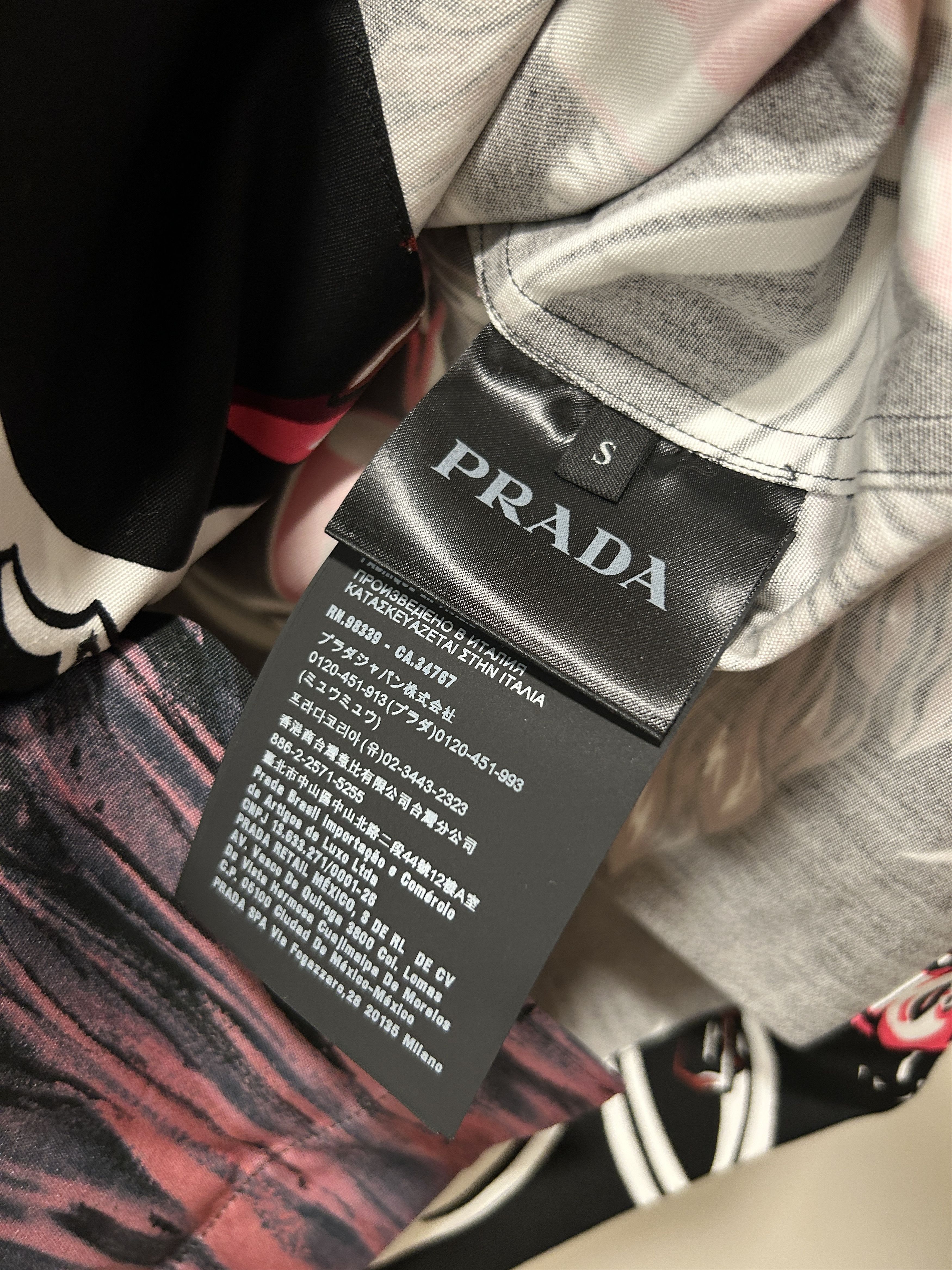 Prada PRADA F/W 18 SPLIT Hawaiian PRINT SHIRT BOWLING Size US S / EU 44-46 / 1 - 7 Thumbnail