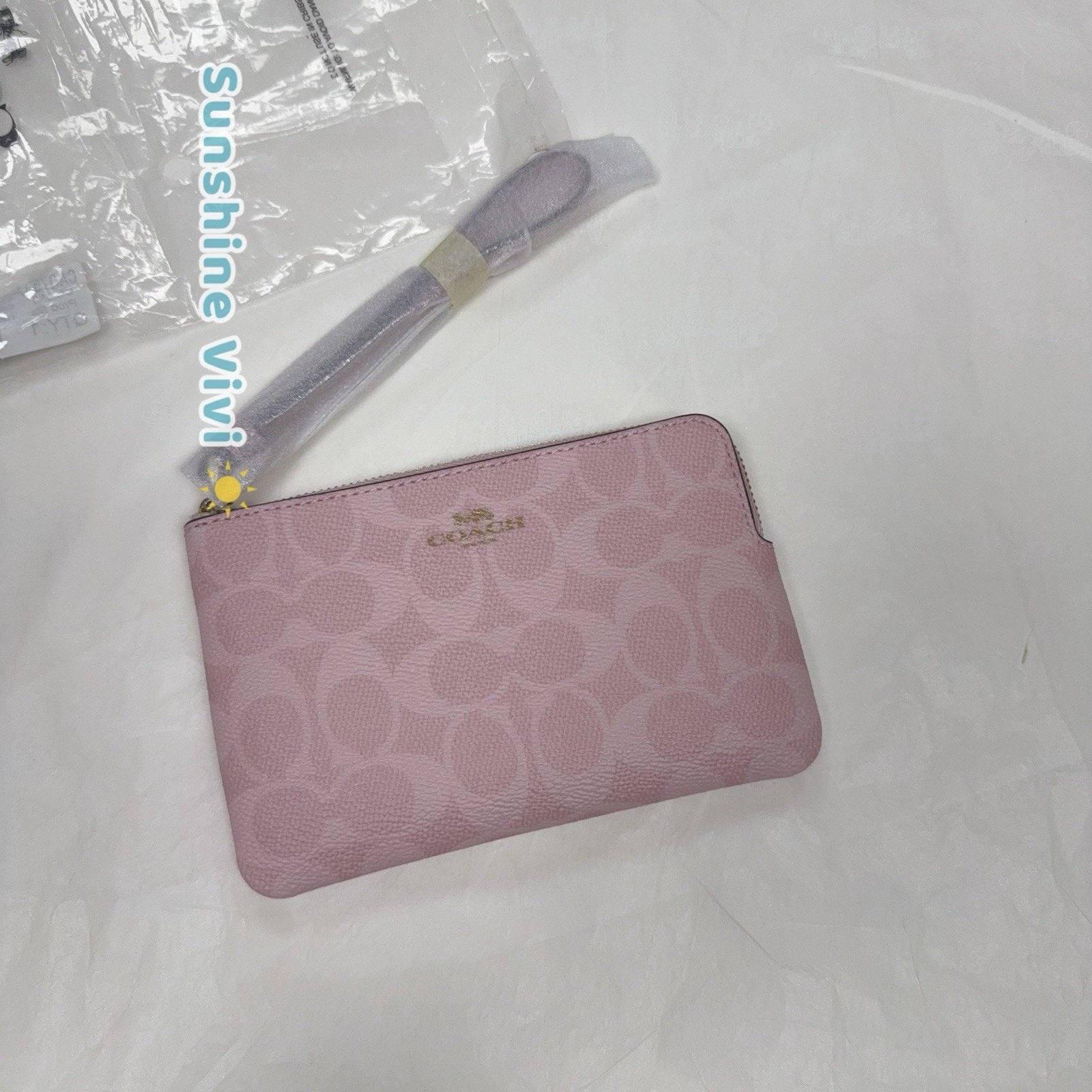 Coach NWT Coach CAQ75 Corner Zip Wristlet In Gold/Powder Pink Size ONE SIZE - 1 Thumbnail